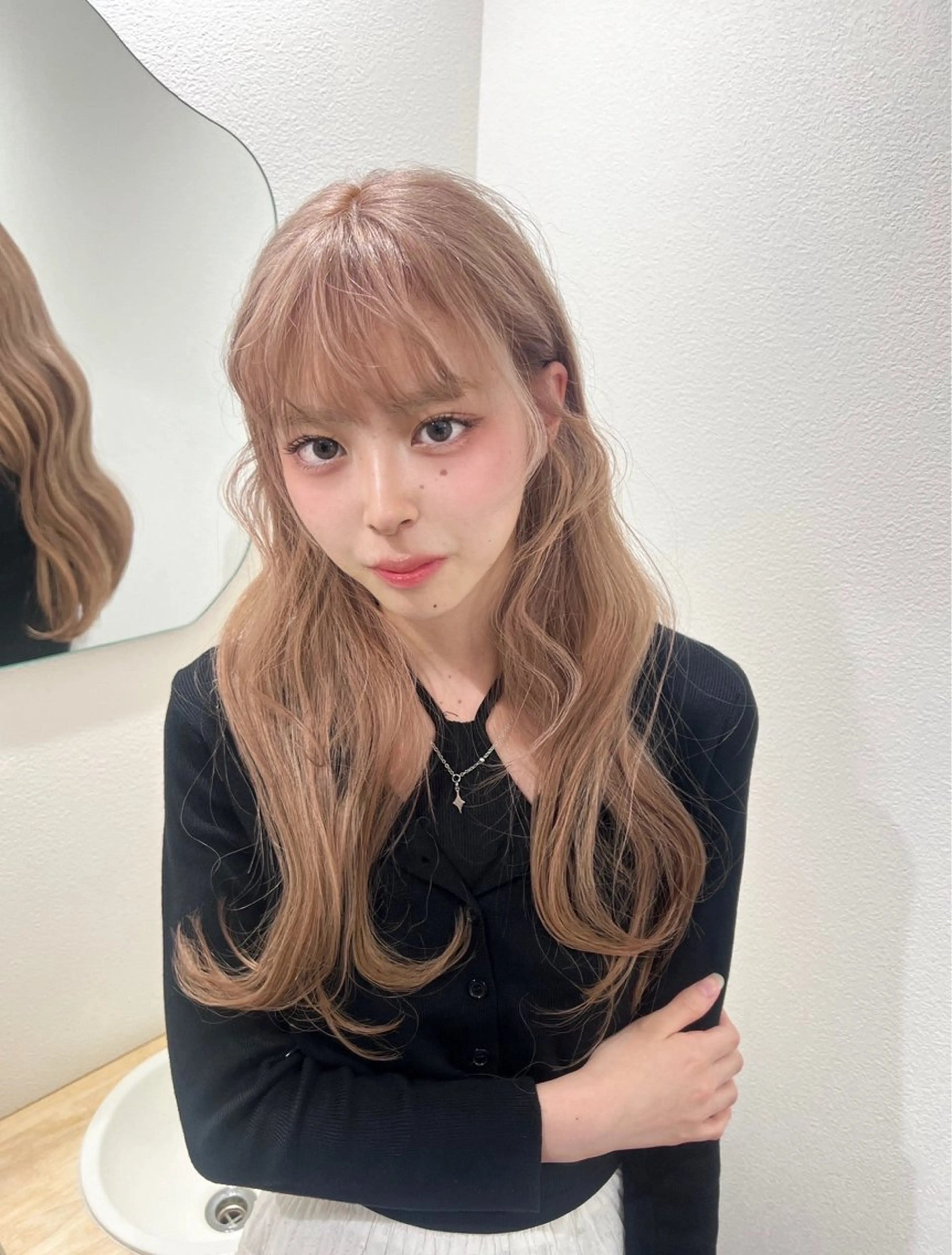 ロング カラー ヘアカラー ニーナ/MONIQA /ハイトーンカラーのヘアスタイル