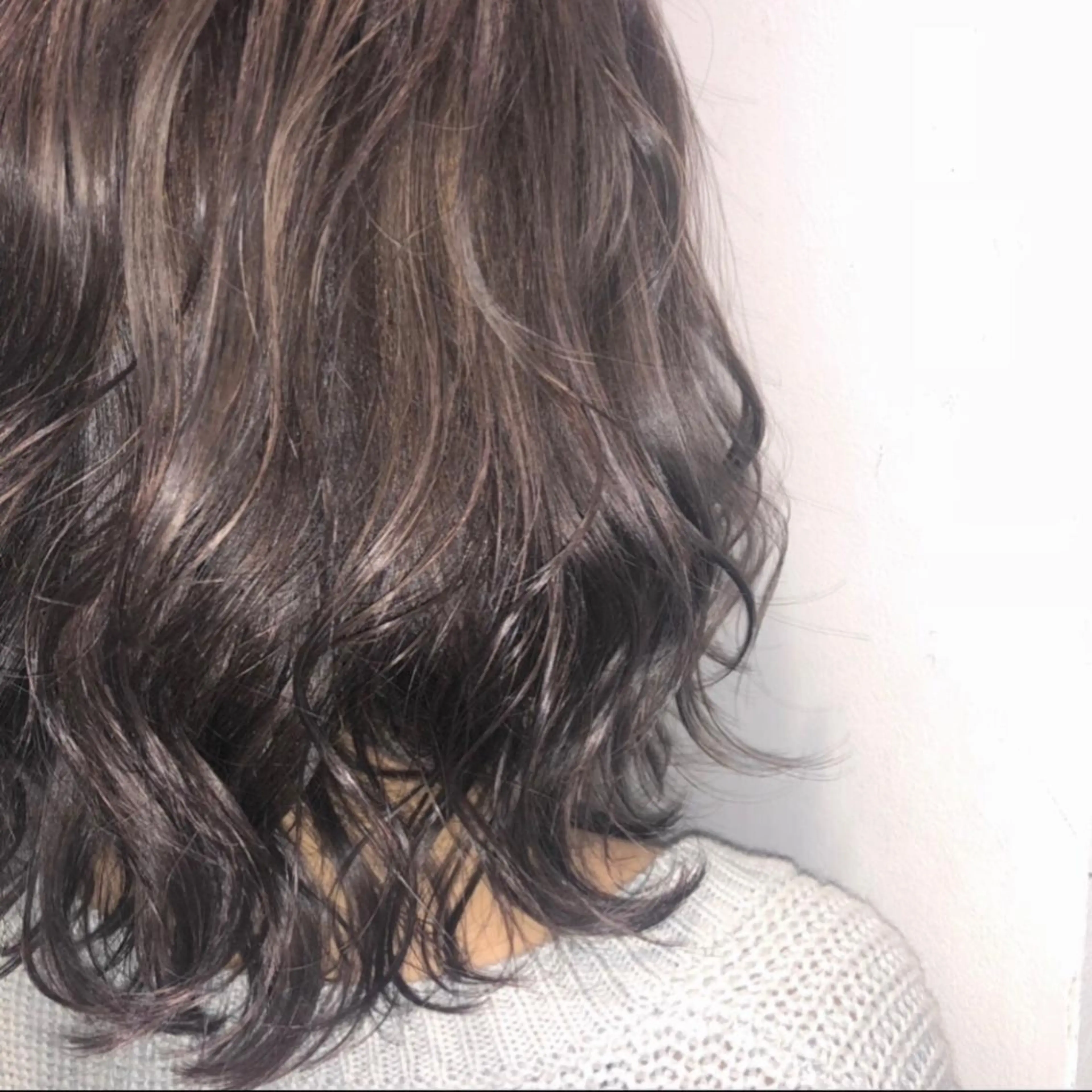 カラー comfy すずなのヘアスタイル