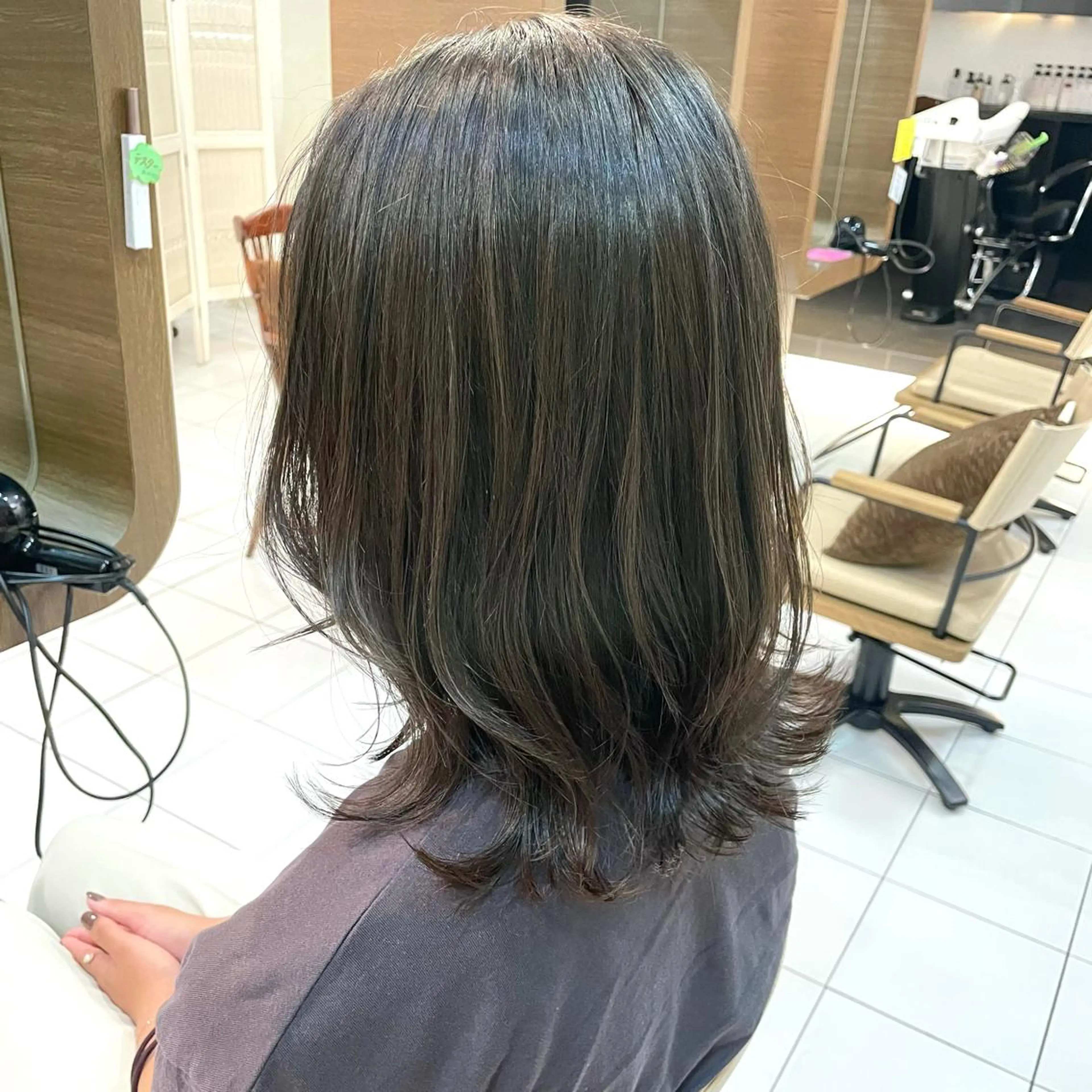 ミディアム カラー オリーブカラー 透明感カラー/ 寺田千雅子のヘアスタイル