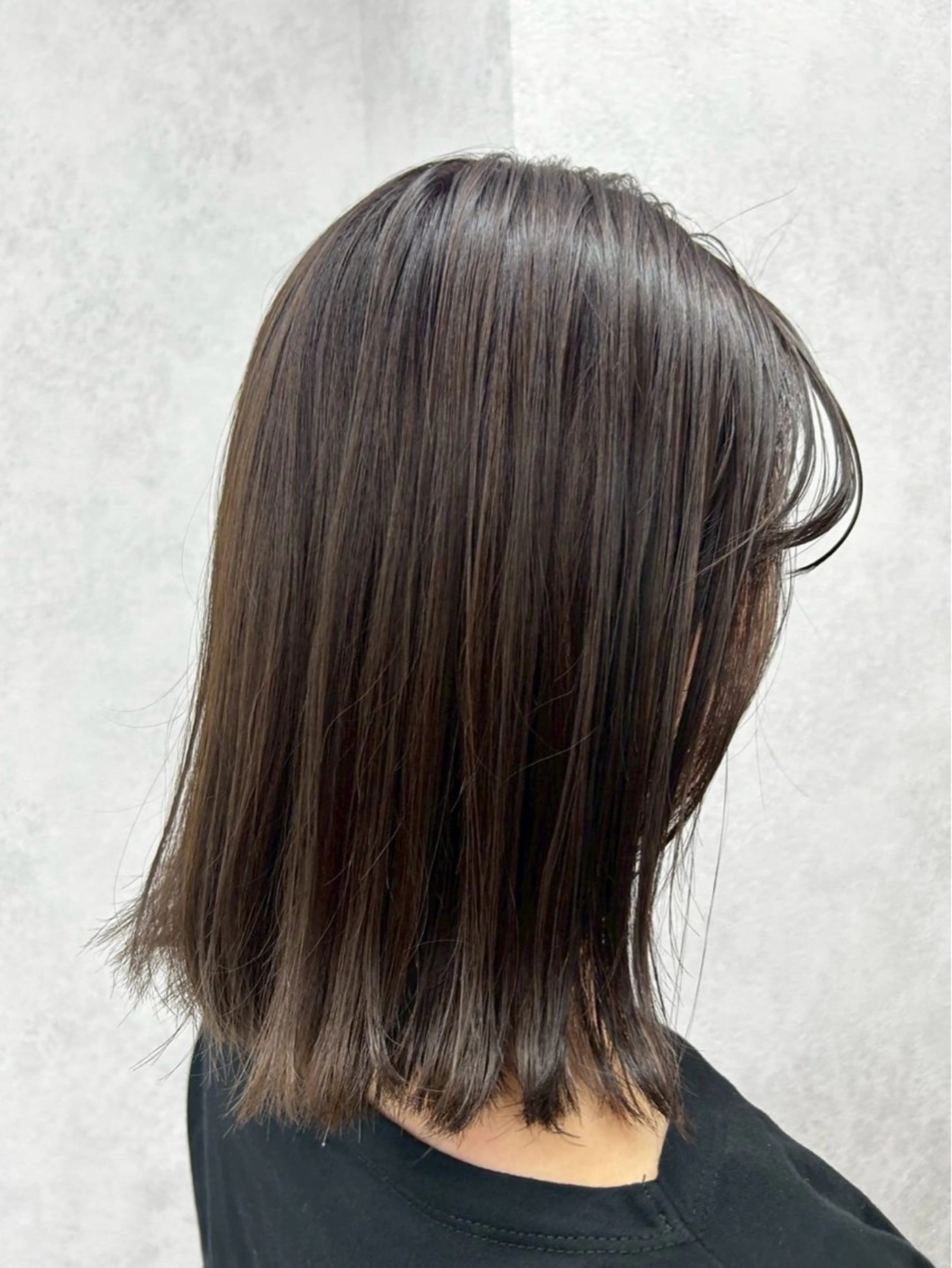 ミディアム カラー 山口愛莉 /暖色/艶髪のヘアスタイル