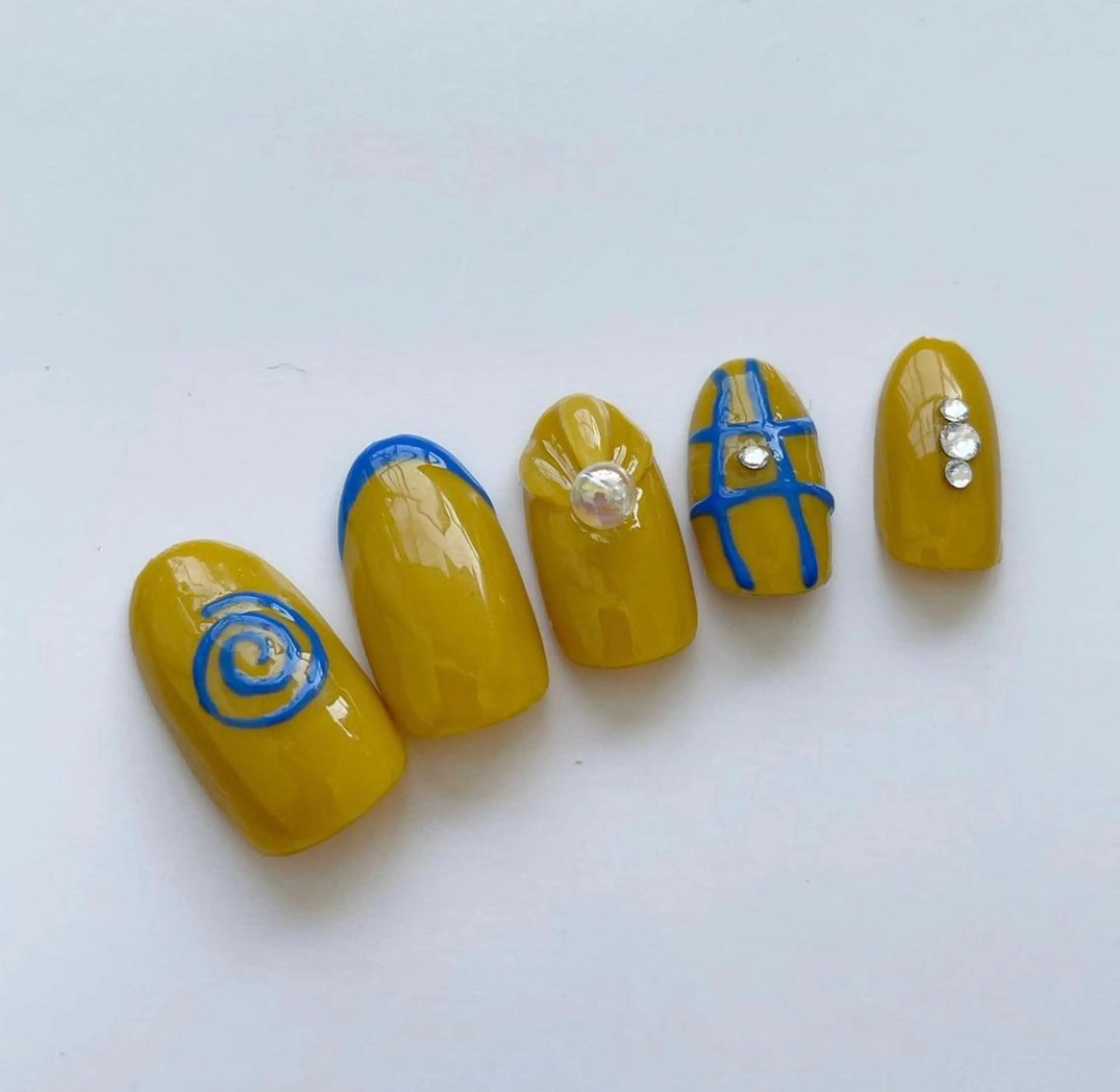 ネイル 栗田 ゆう子のネイルデザイン