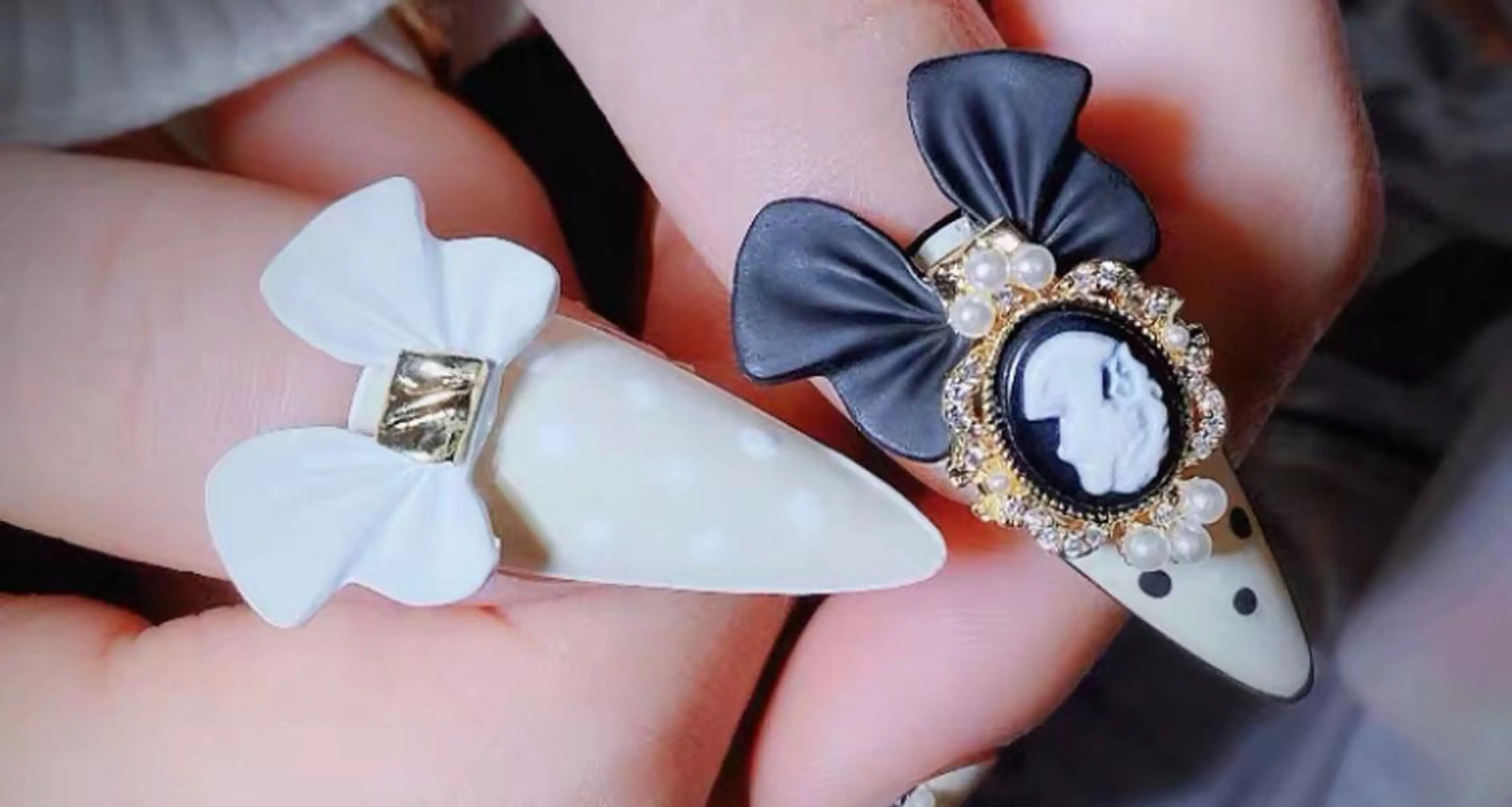 ネイル アートネイル キラキラネイル Honey スカルプ専門店のネイルデザイン