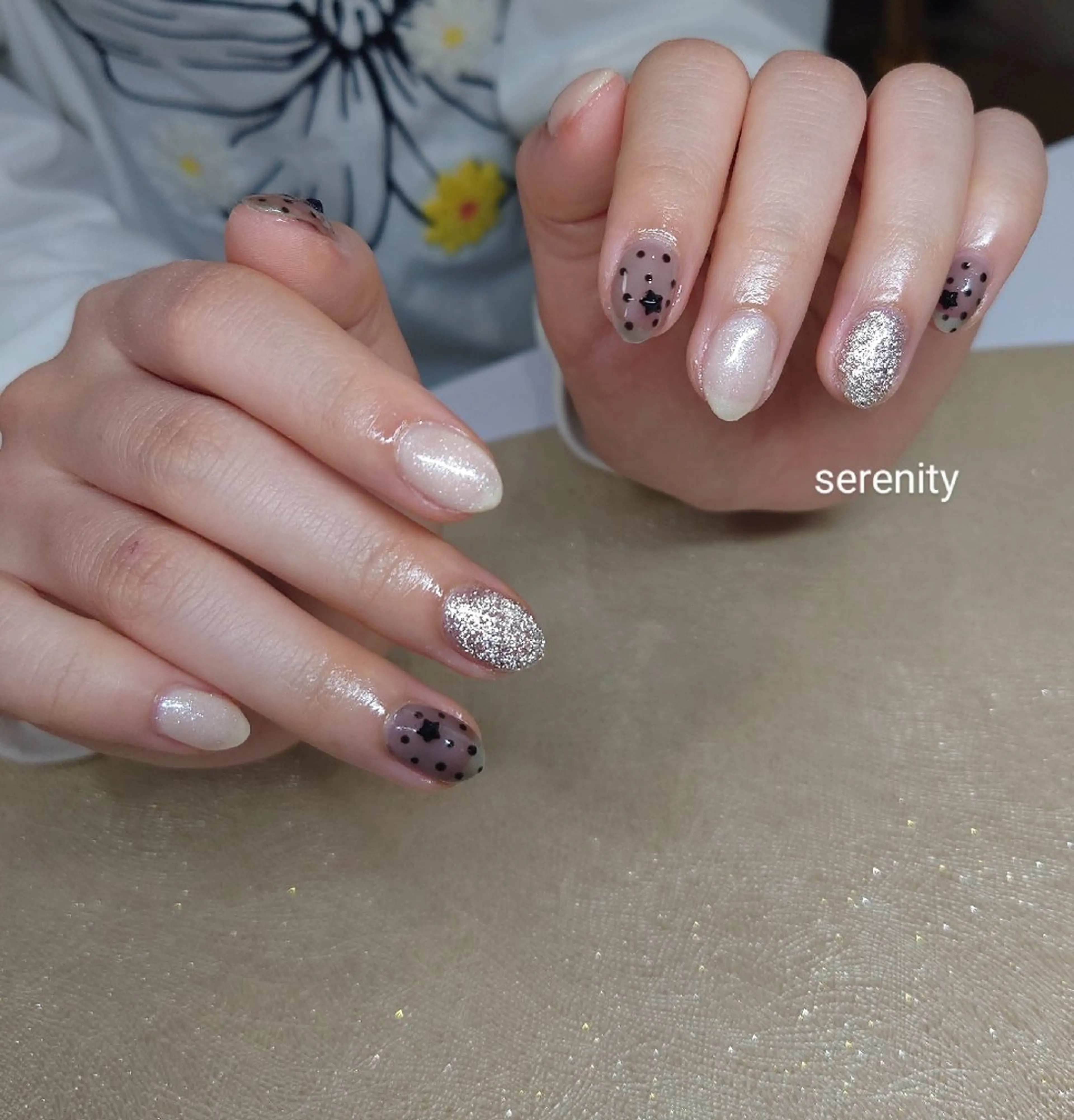 ネイル ドット フラッシュネイル フラッシュマグ nail  serenityのネイルデザイン