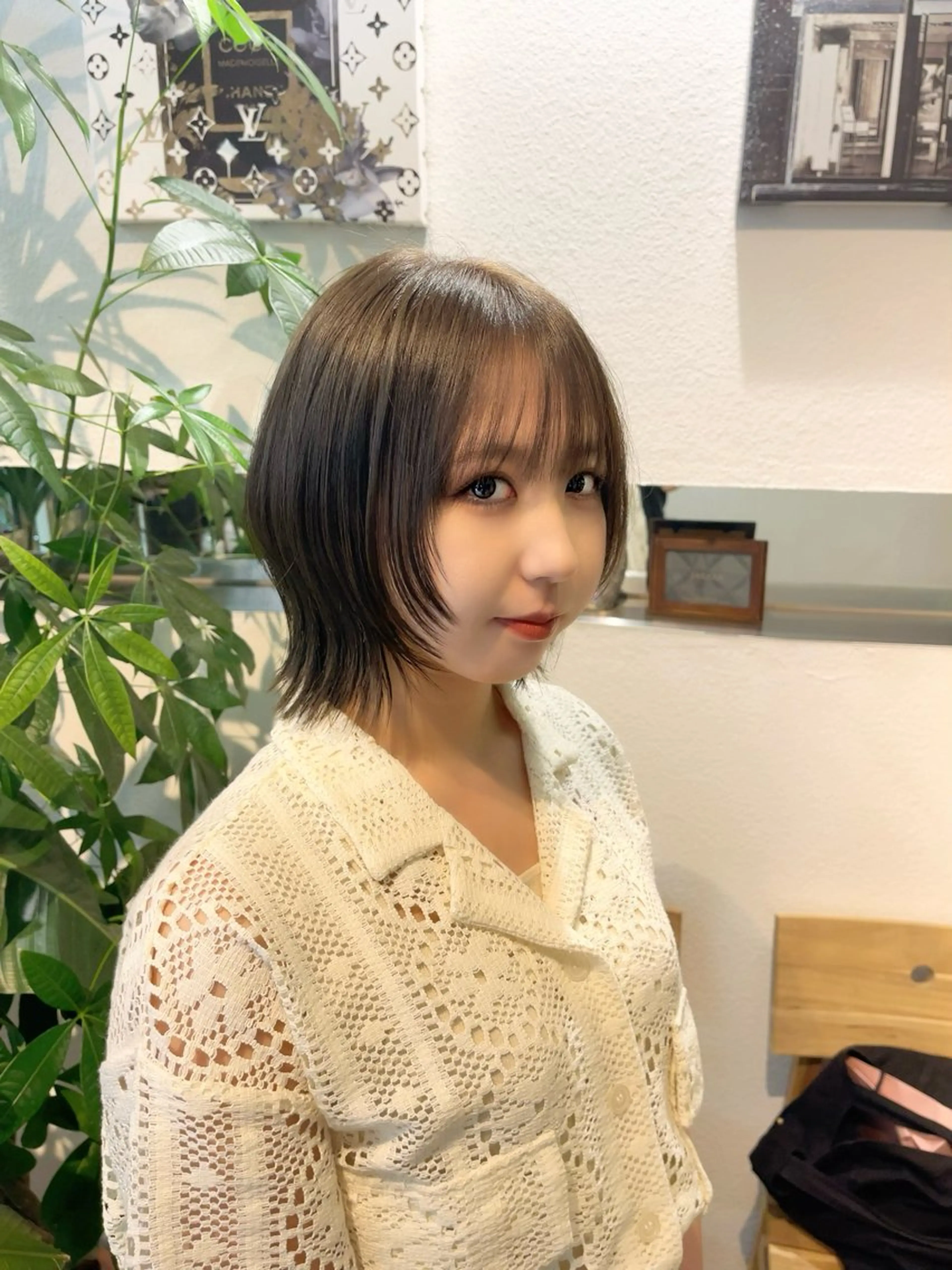ショート カラー オリーブカラー ボブ くびれヘア 顔周りカット レイヤーカット suzuka/透明感 カラー 美髪縮毛矯正のヘアスタイル