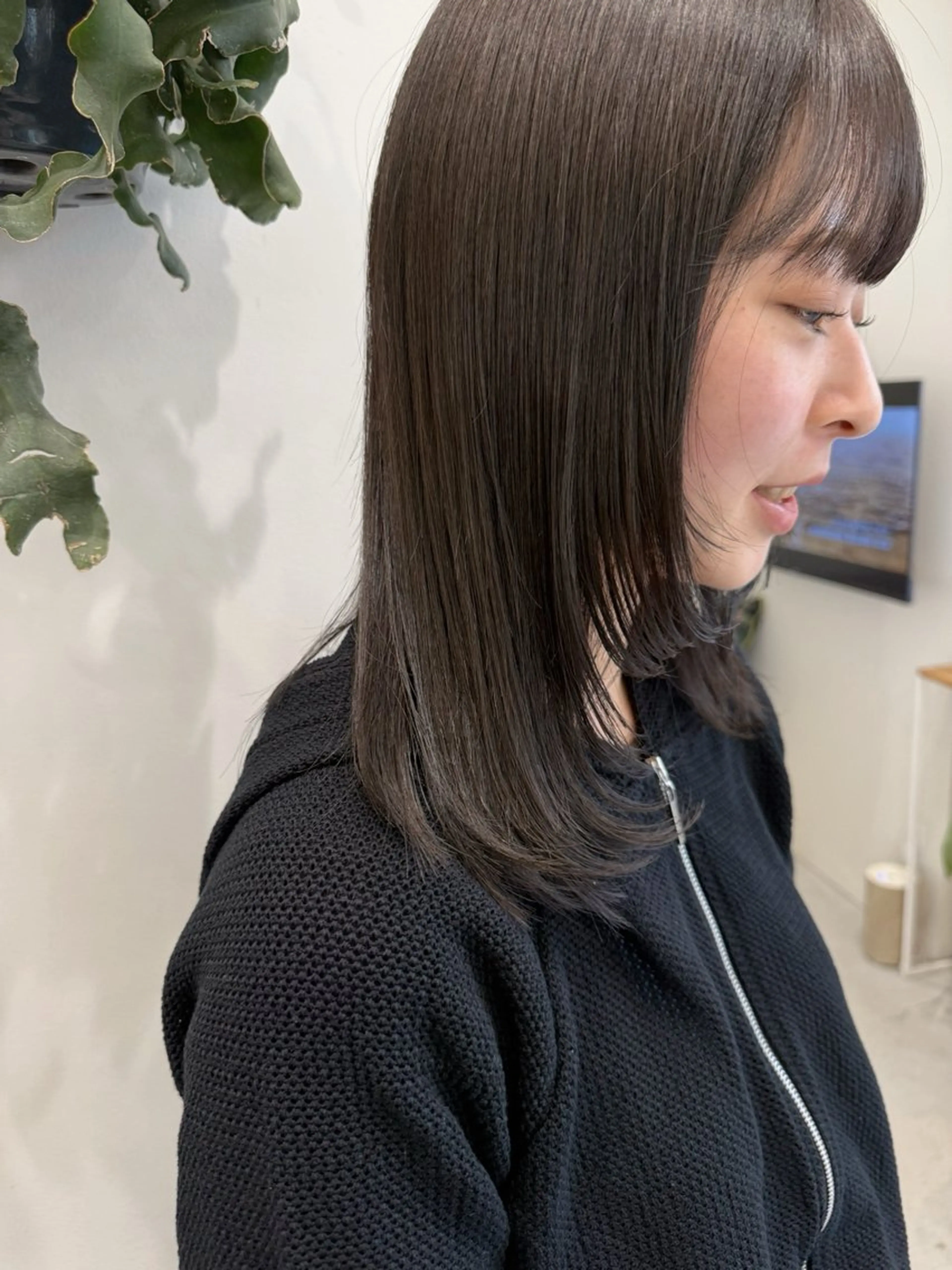 セミロング U too e’s 鎌倉🌿堀岡千紘のヘアスタイル