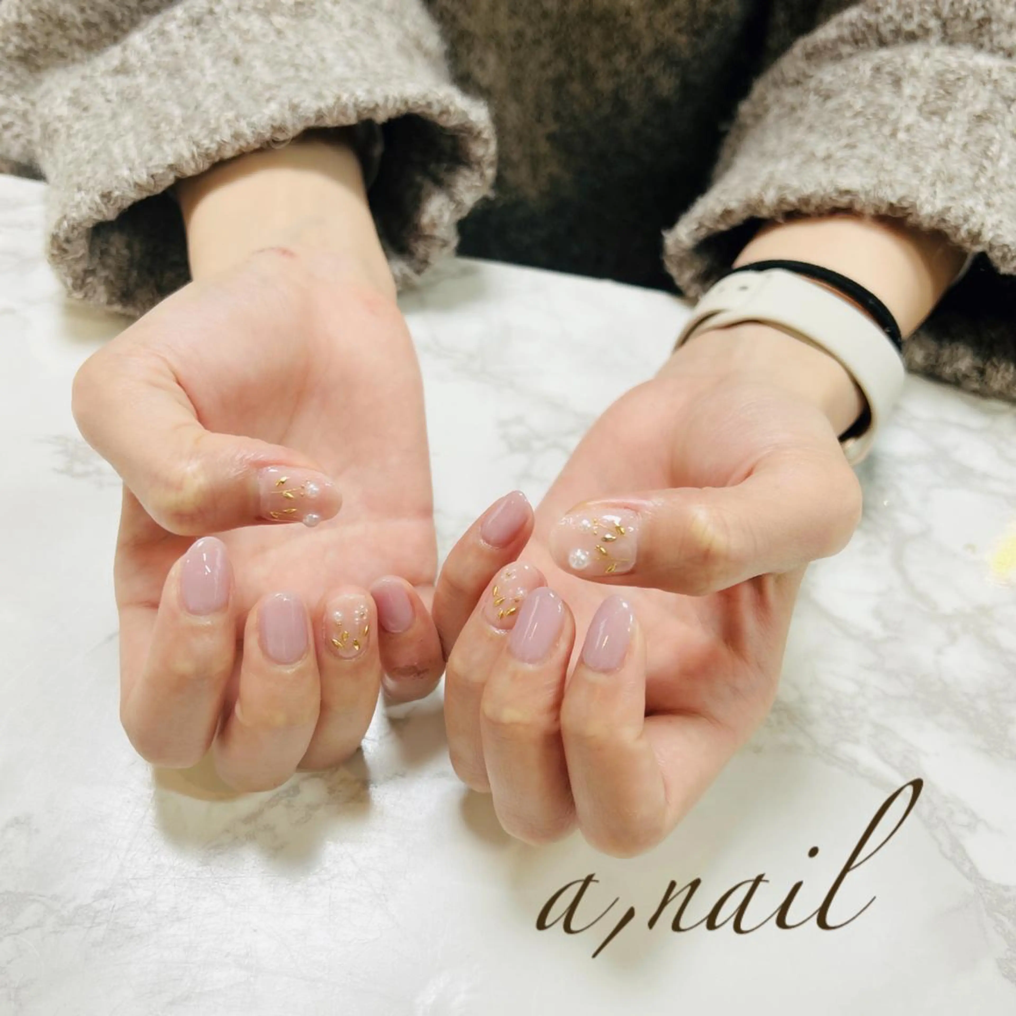 ネイル フラワーネイル フットネイル ジェルネイル グラデーション キラキラネイル ハンドネイル ネイルサロン エーネイルのネイルデザイン