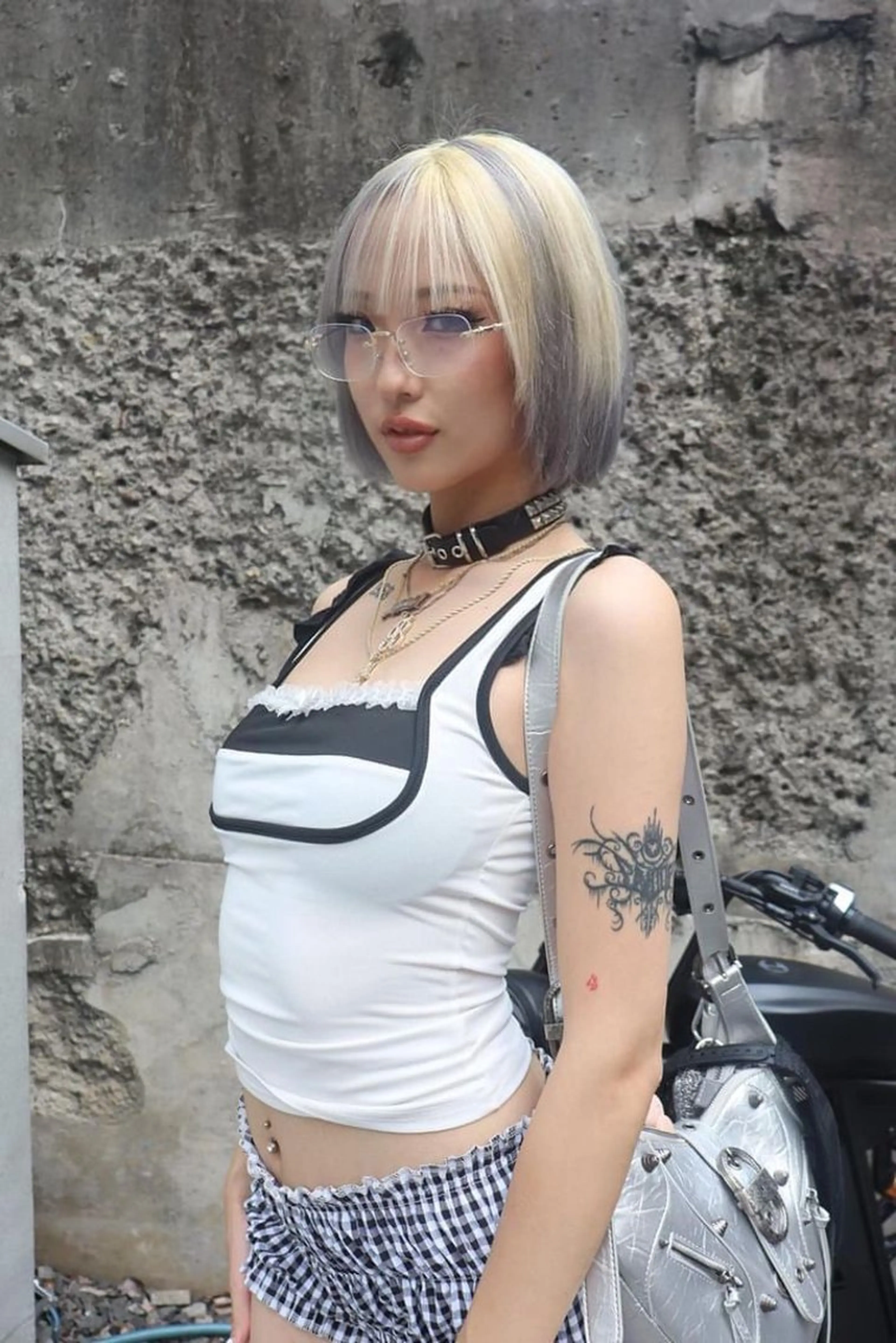 ミディアム カラー レイヤーカット /ハイトーンchaoのヘアスタイル