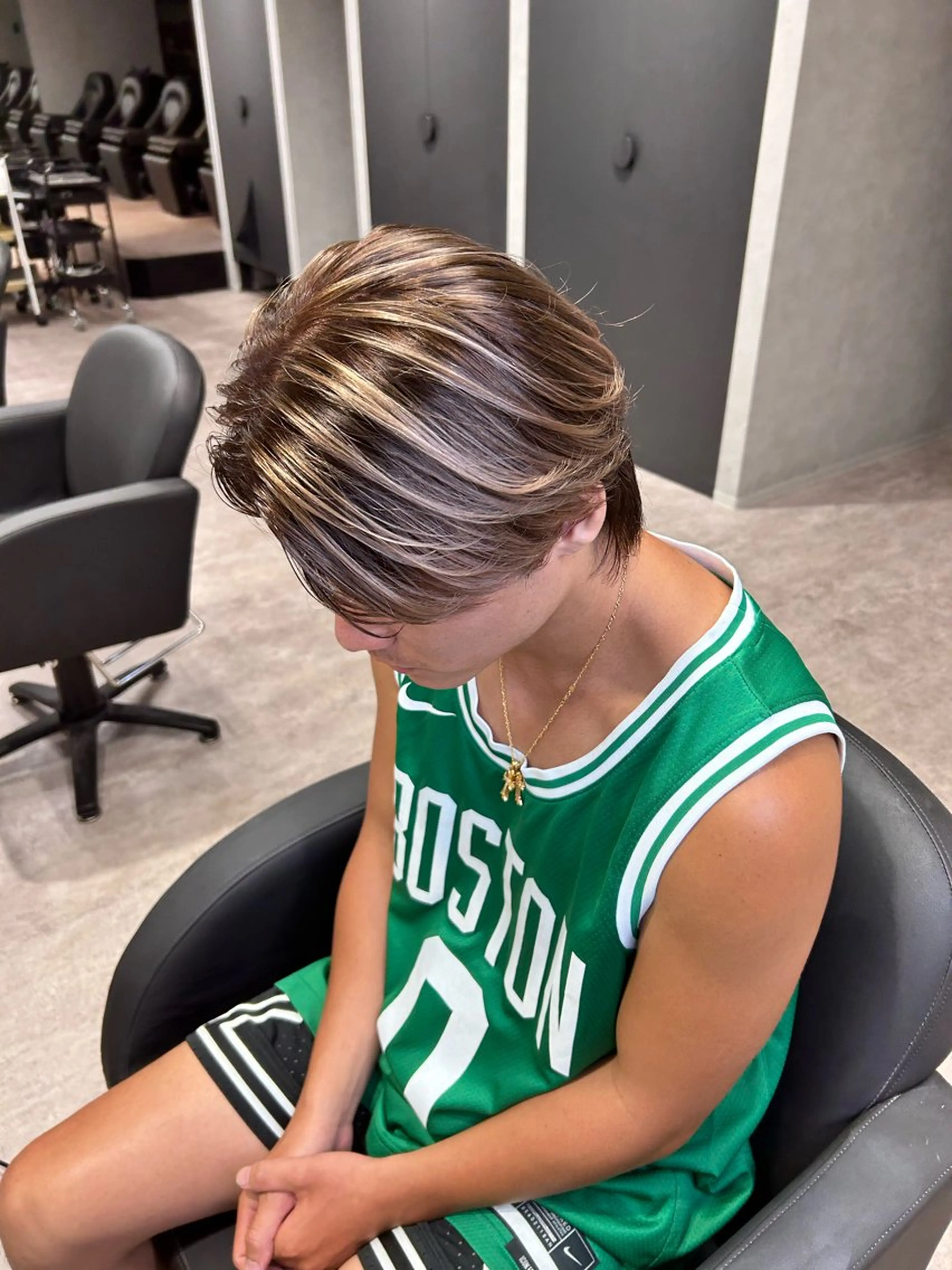 ショート レイヤーカット 外国人風カラー職人 レオのヘアスタイル