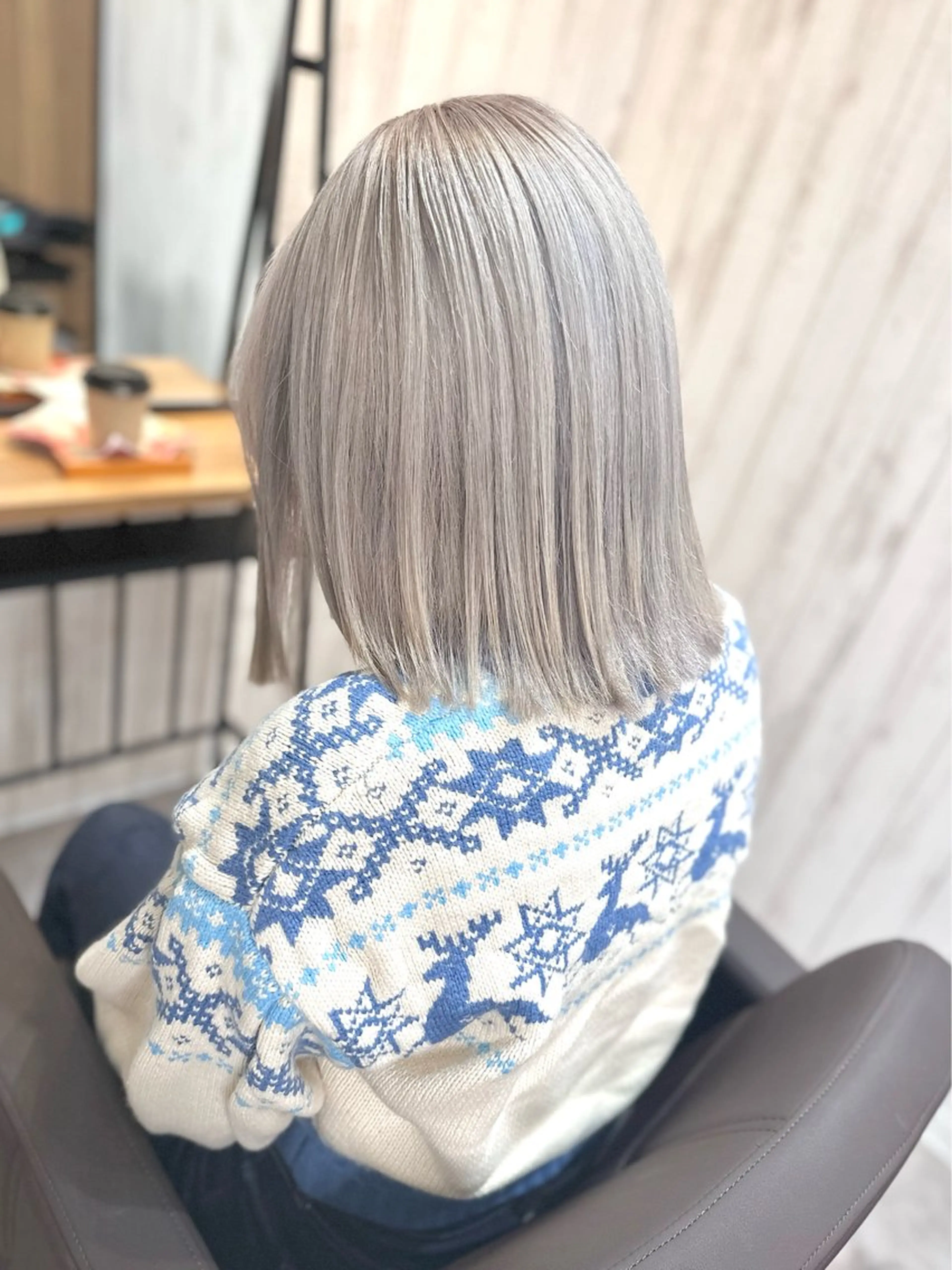 カラー ヘアカラー ハイトーン✨酸性スト レート✨高田めぐみのヘアスタイル