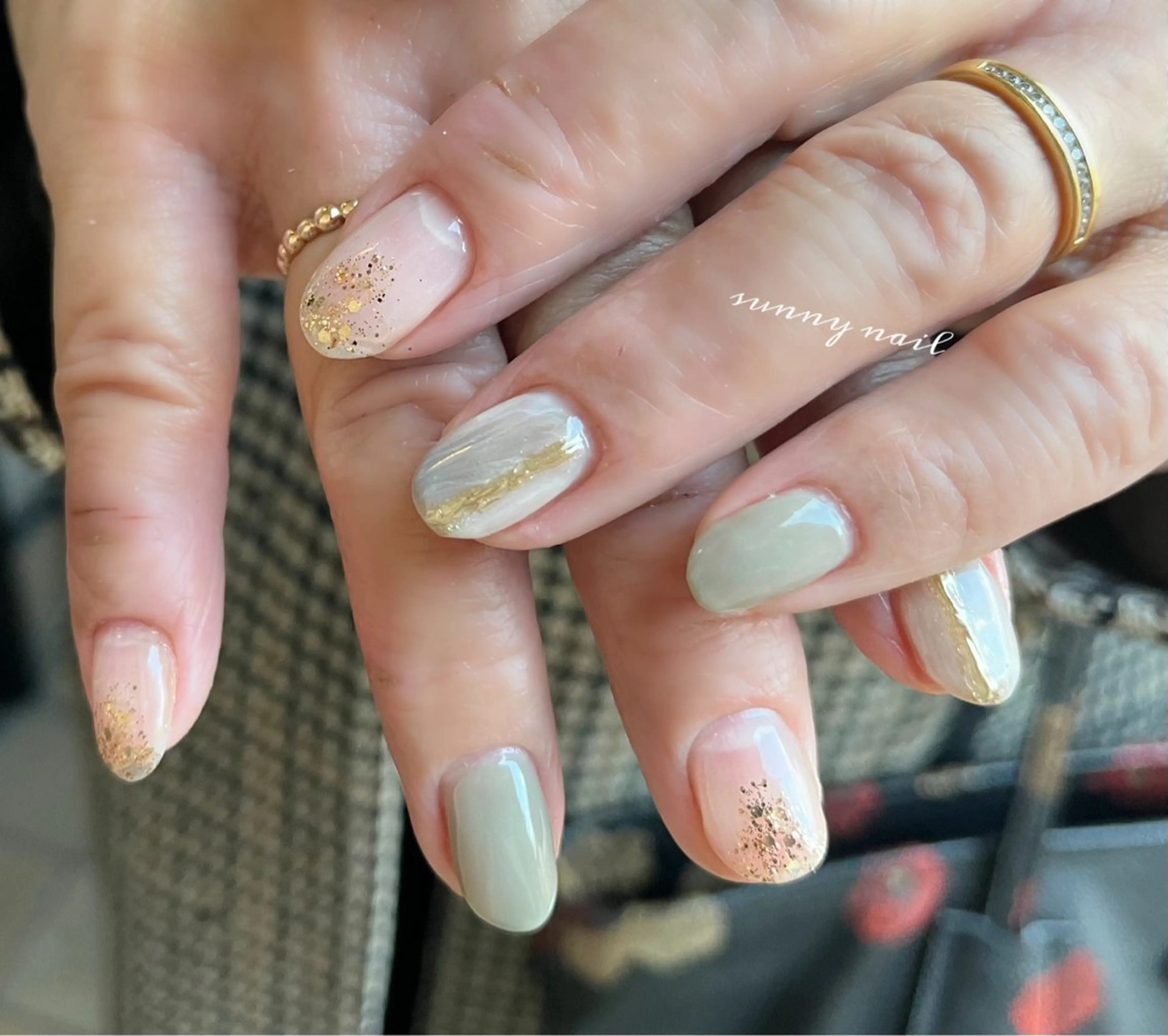 ネイル ジェルネイル グリーン ミラーネイル ニュアンスネイル パラジェル sunny nailのネイルデザイン