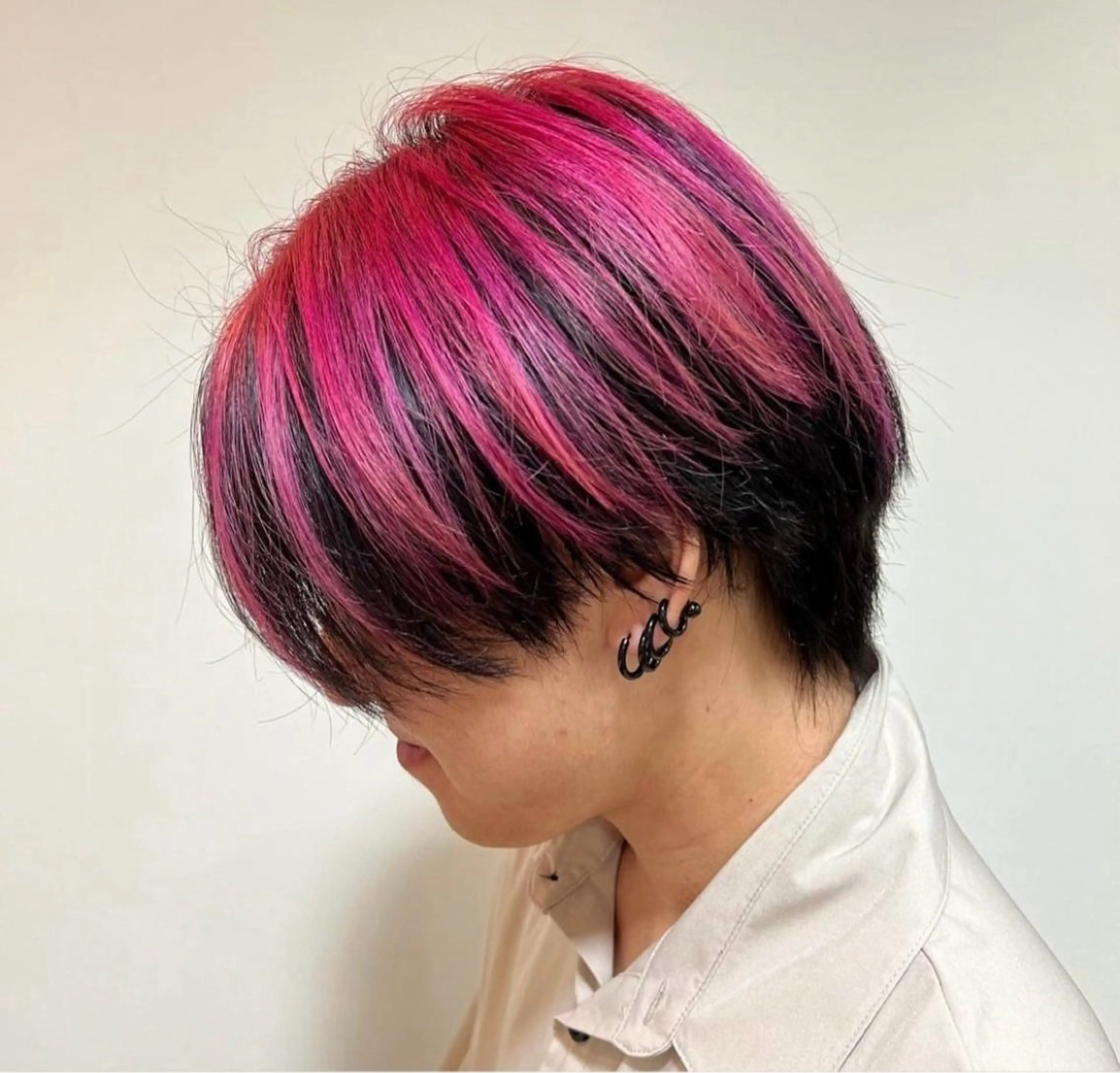 ショート ヘアカラー 韓国×艶ハイトーンが ✨絶対可愛い✨七夏海のヘアスタイル