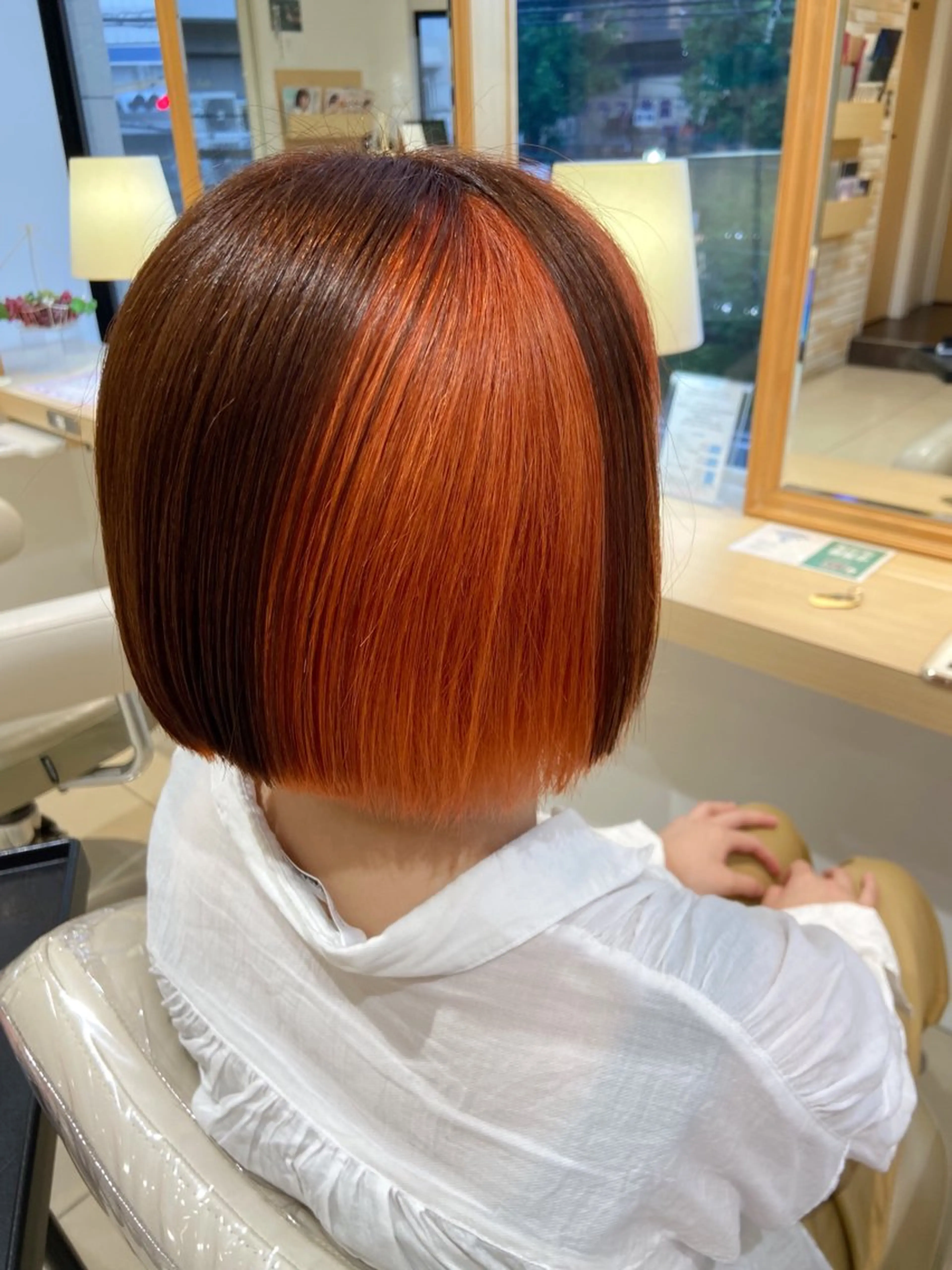 ミディアム カラー インナーカラー 30代からの大人 ショートのヘアスタイル