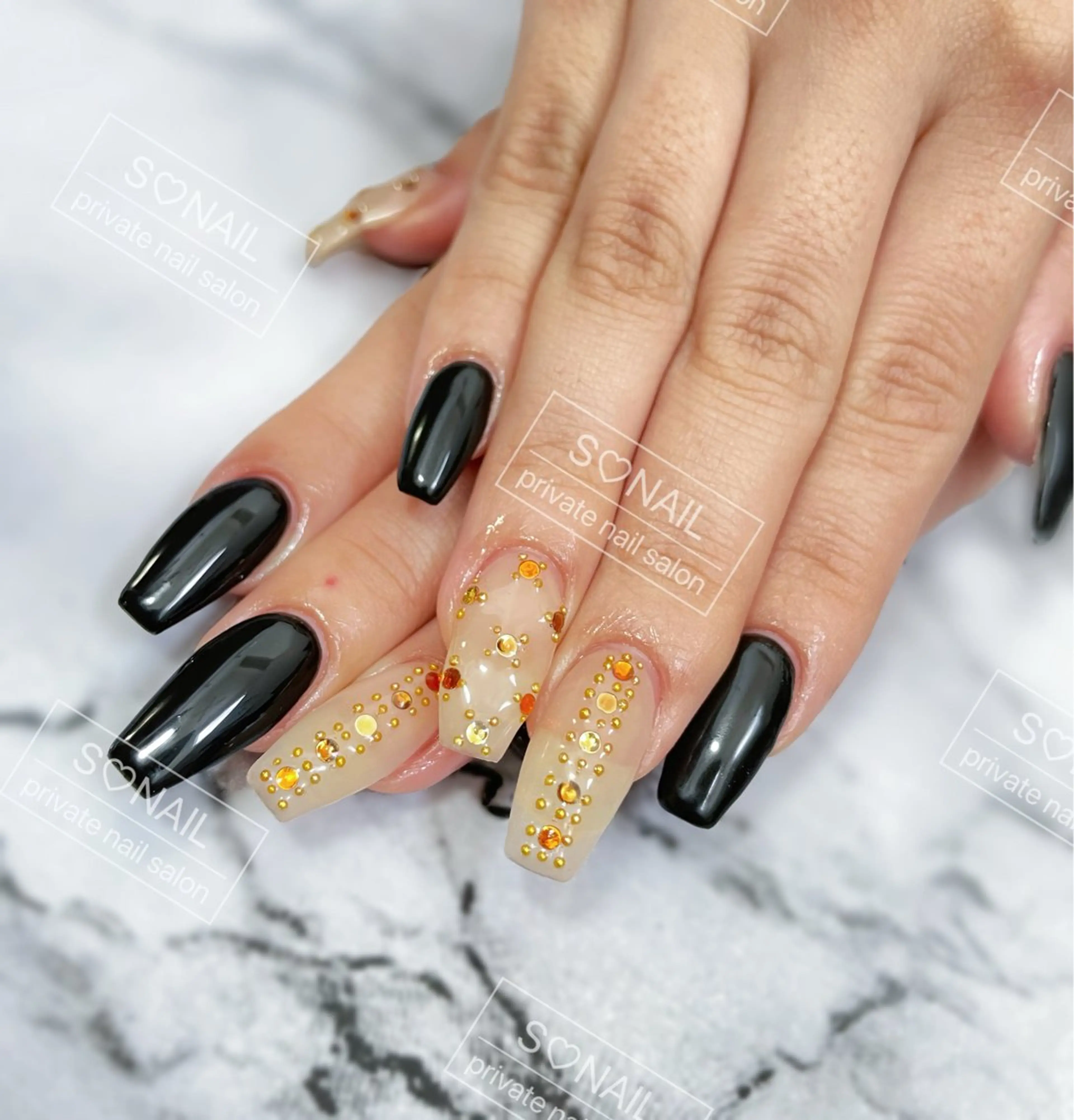 ネイル 持ち込み ストーンネイル ハンドネイル S♡NAIL所属・S.NAIL Suuのネイルデザイン