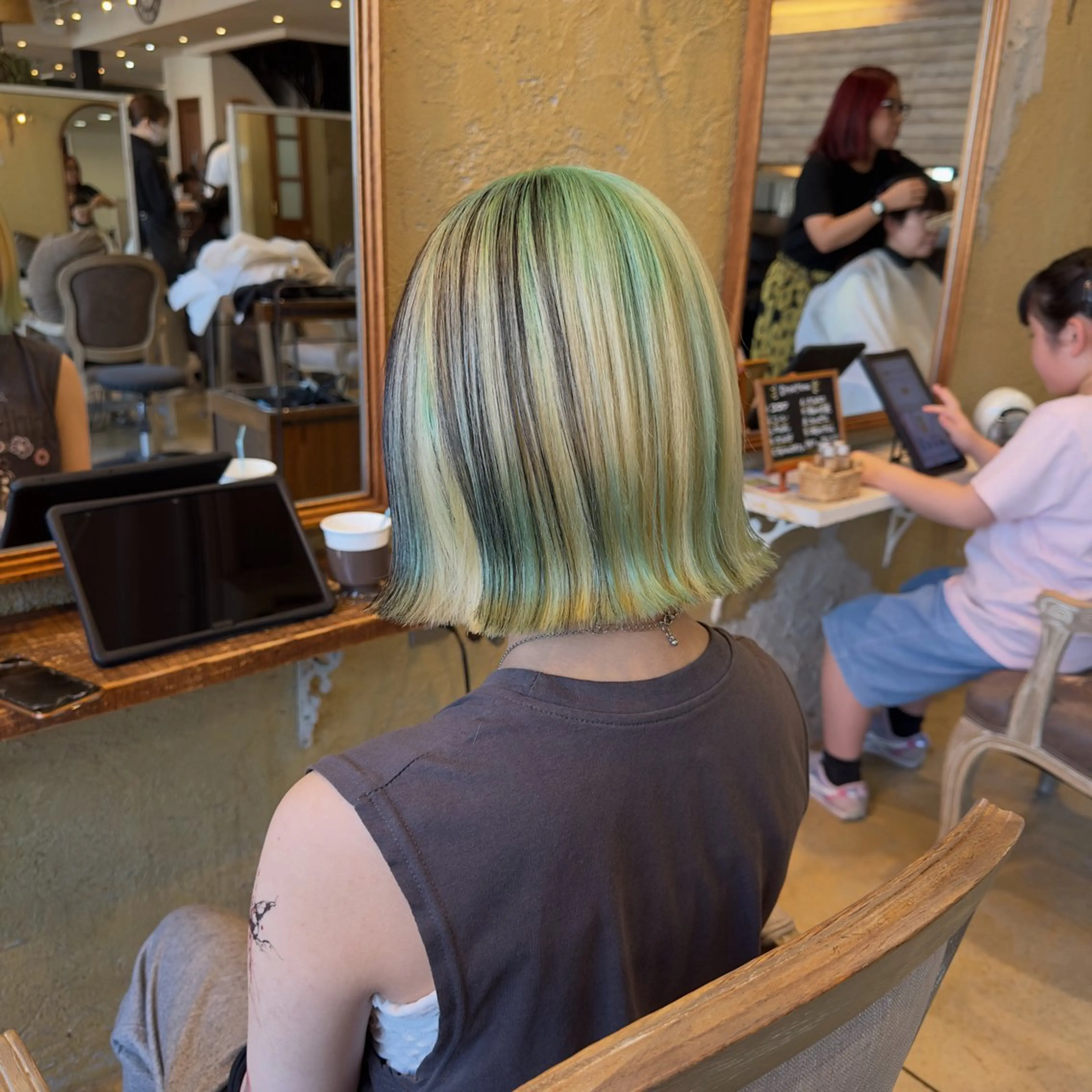 ミディアム カラー 抜きっぱなしブロンド デザインカラー ヘアカラー Яe 土浦所属・中村 龍輝のヘアスタイル