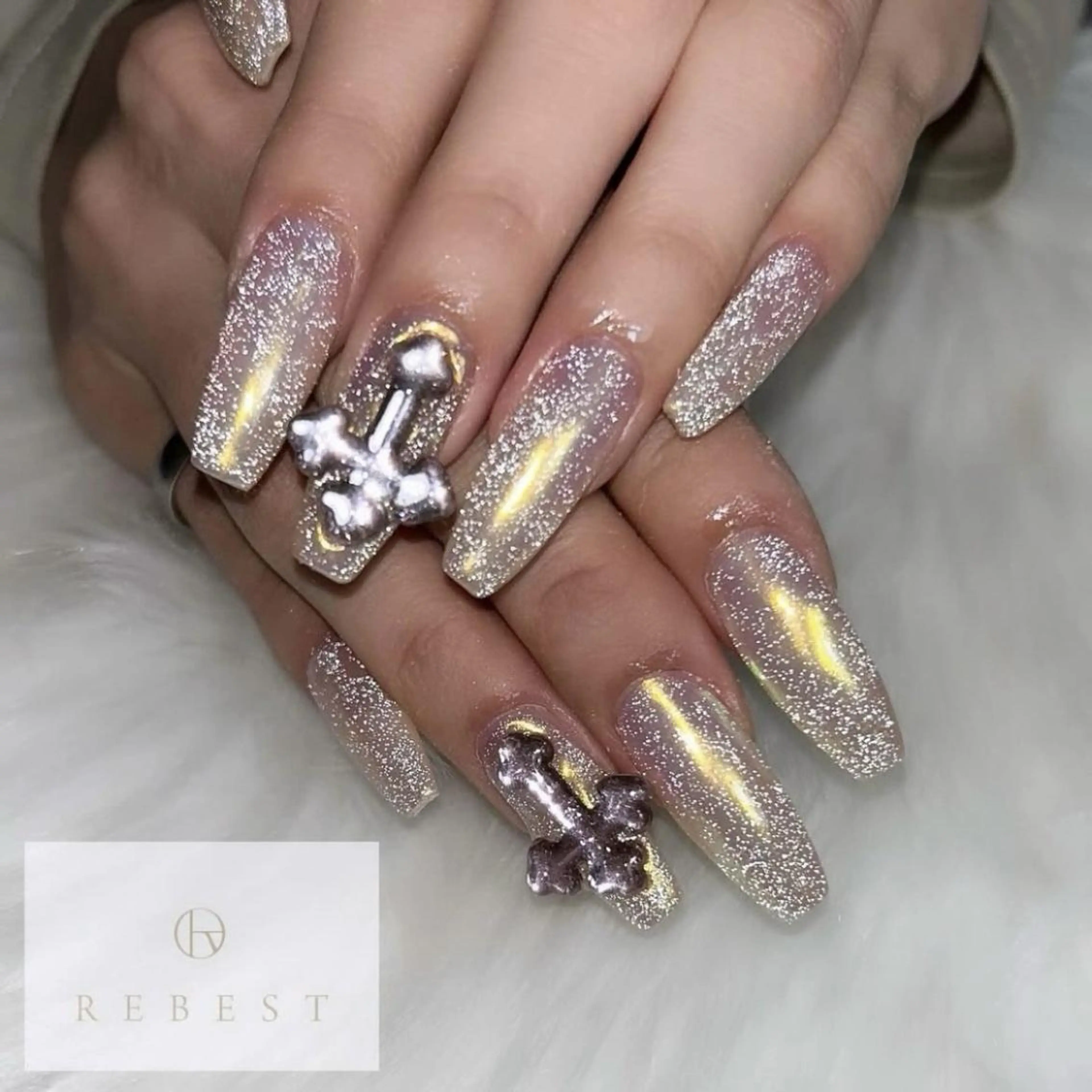 ネイル ミラーネイル 持ち込み ハンドネイル REBEST南森町 nail🪽のネイルデザイン