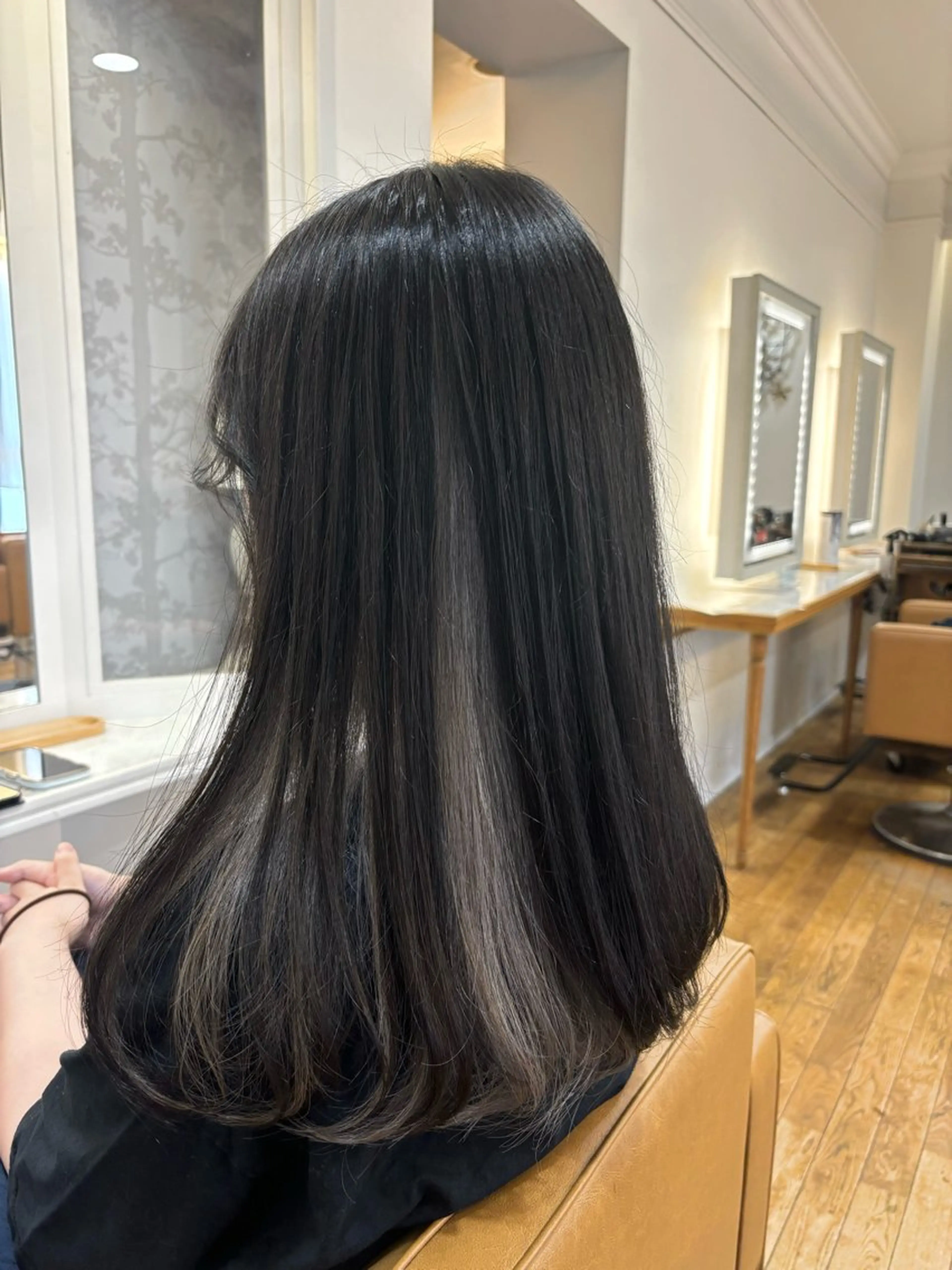ロング カラー 栗林 茉那のヘアスタイル