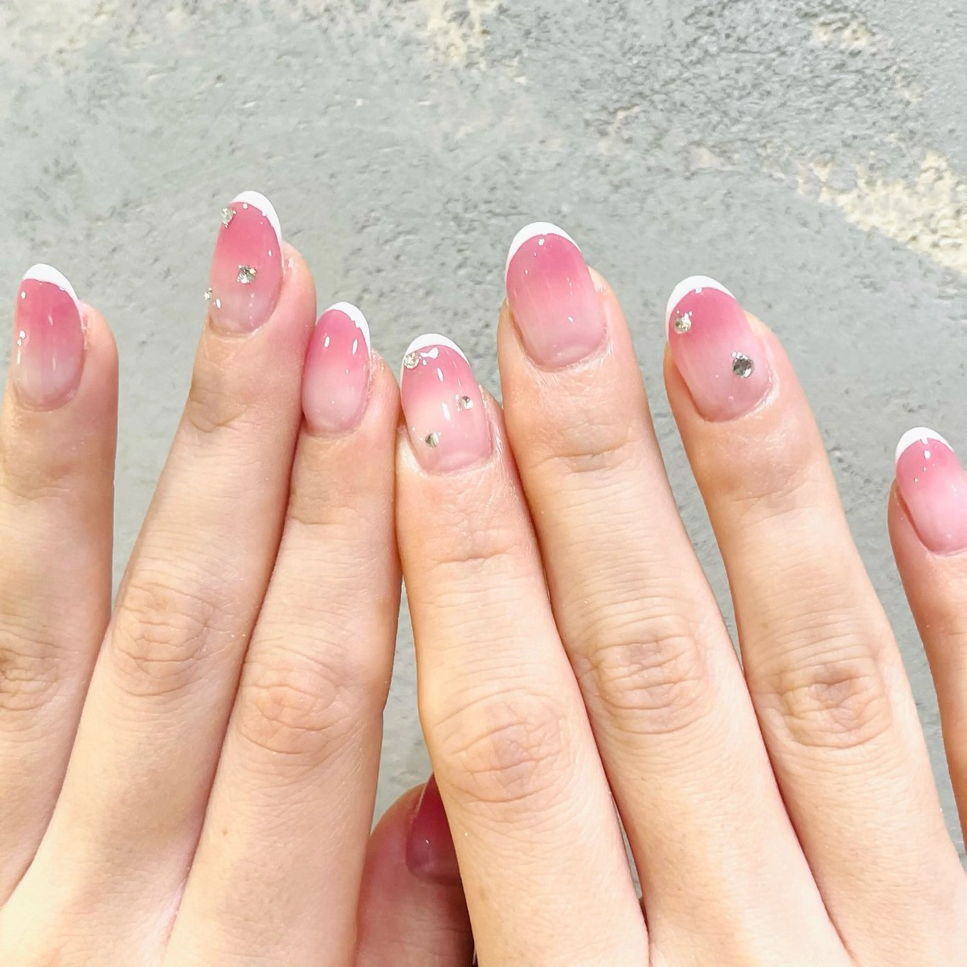 ネイル フレンチネイル グラデーション Lealea .wのネイルデザイン