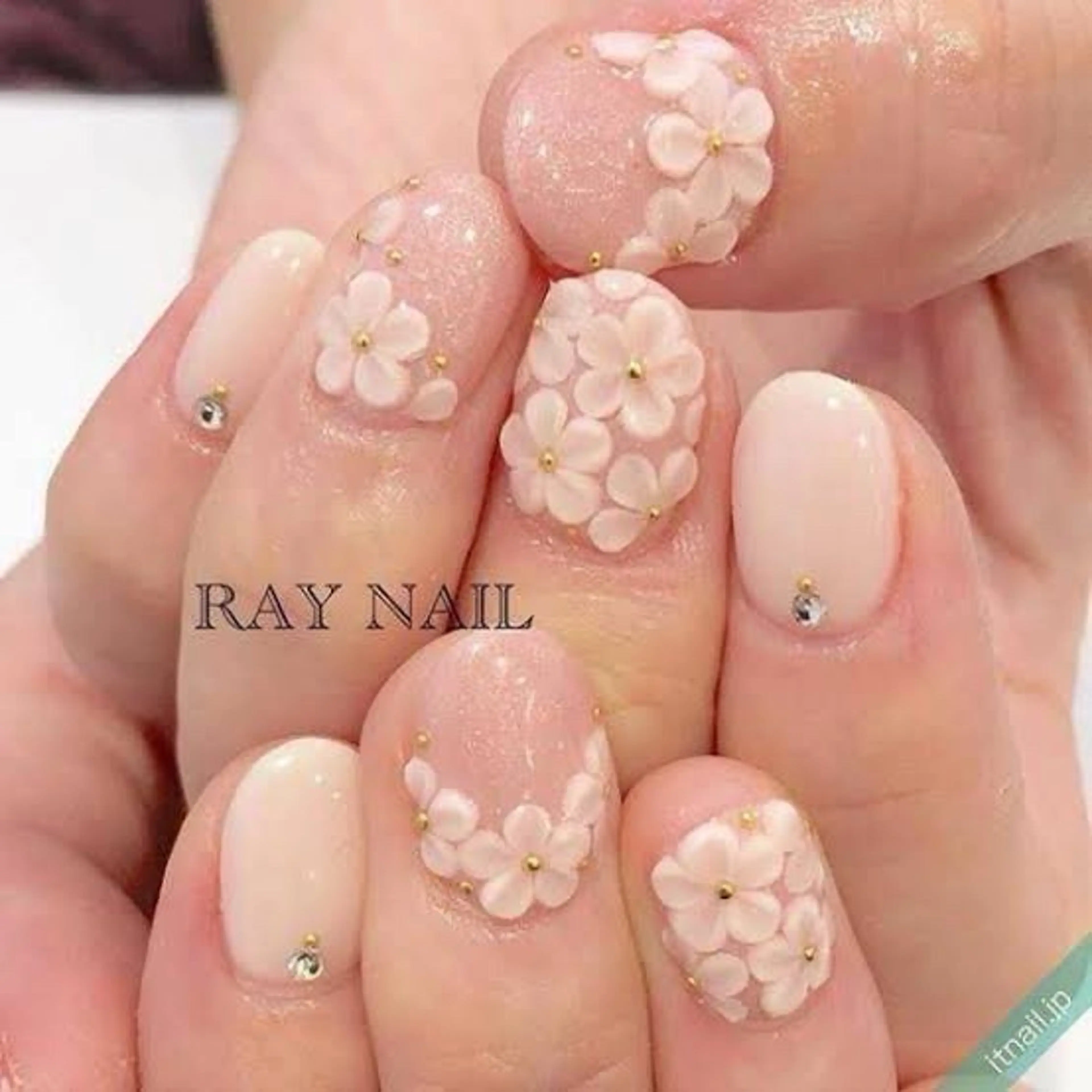 ネイル MAXKELLY maiのネイルデザイン