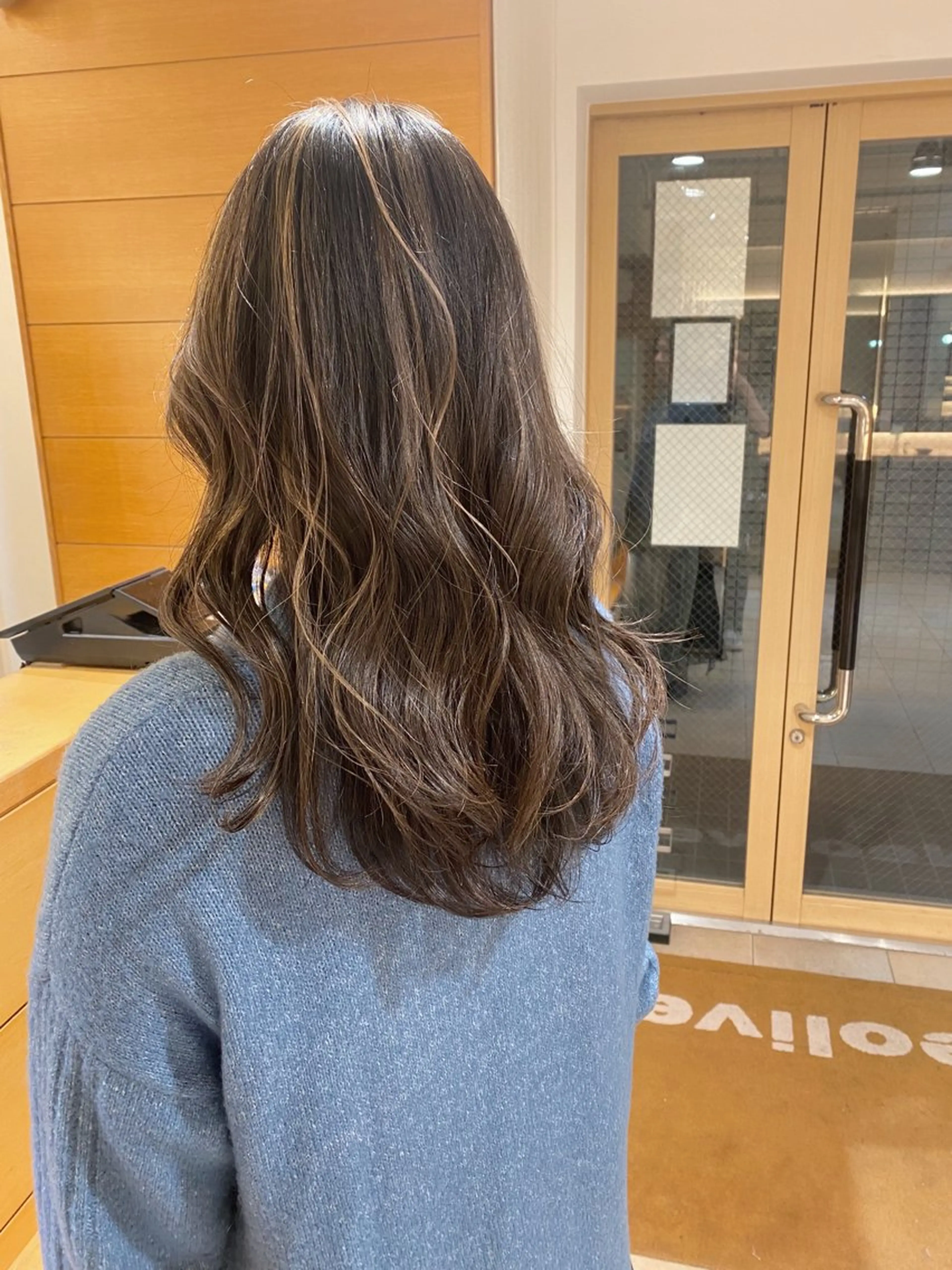 ロング 谷川 あかりのヘアスタイル