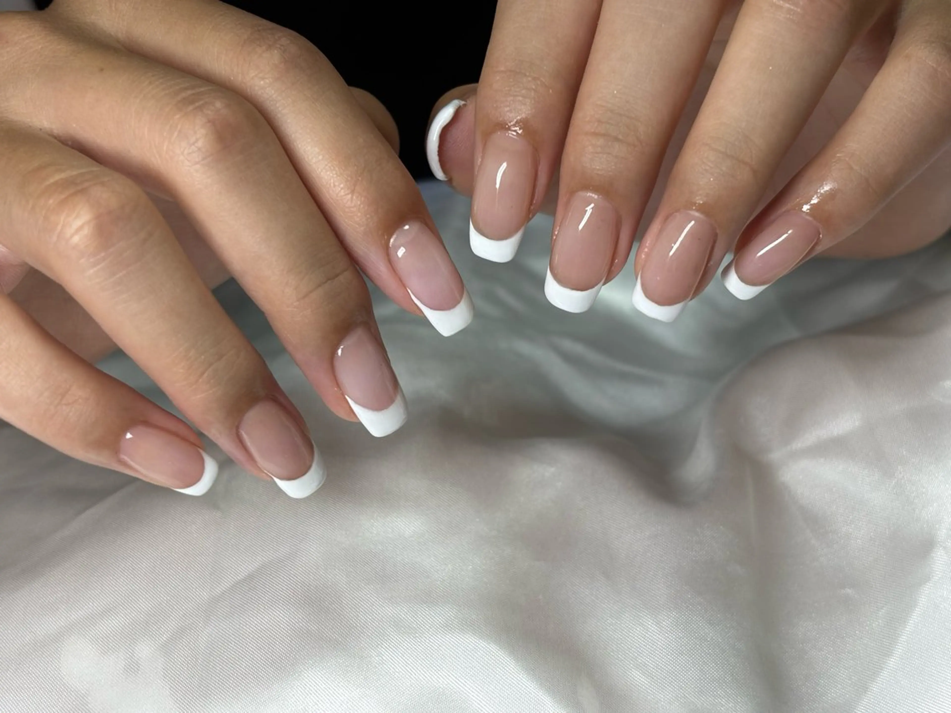 【ハンドモデル💅】フレンチ✨ご新規様オフ無料💕の写真