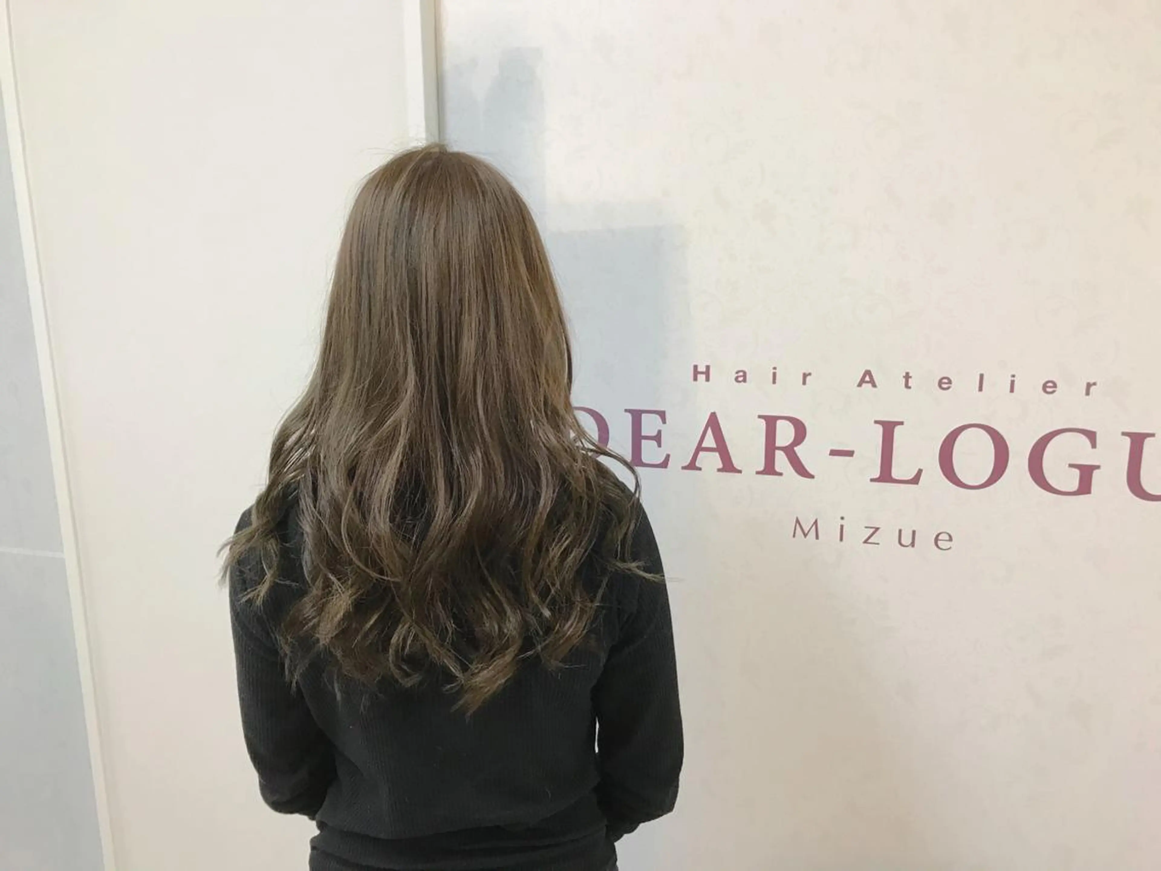 ロング カラー ベージュカラー ミルクティーベージュ 中嶋 ナカジマのヘアスタイル