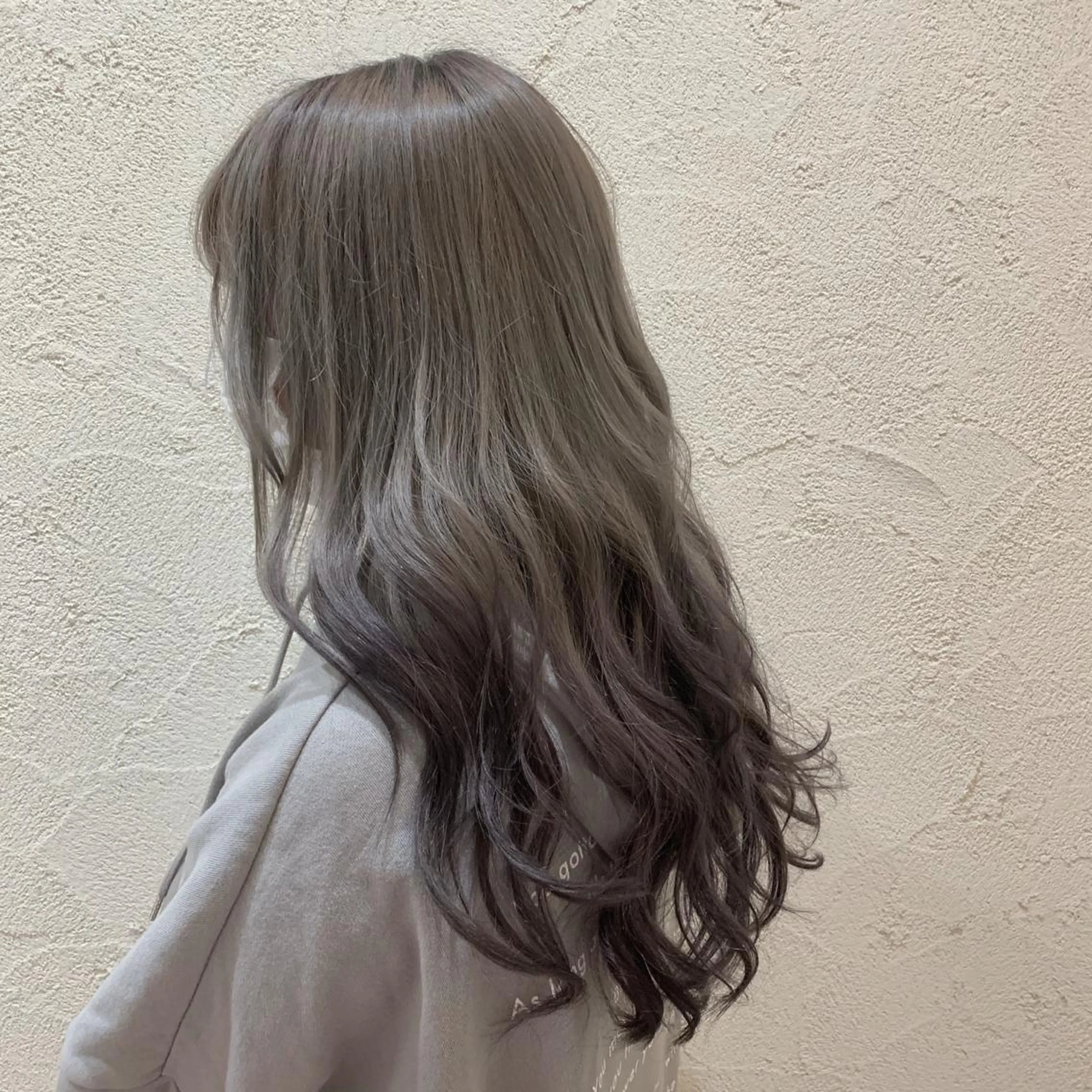 ロング カラー グレージュ ラベンダーカラー ミルクティーグレージュ ハイクオリティカラー /kizunaのヘアスタイル