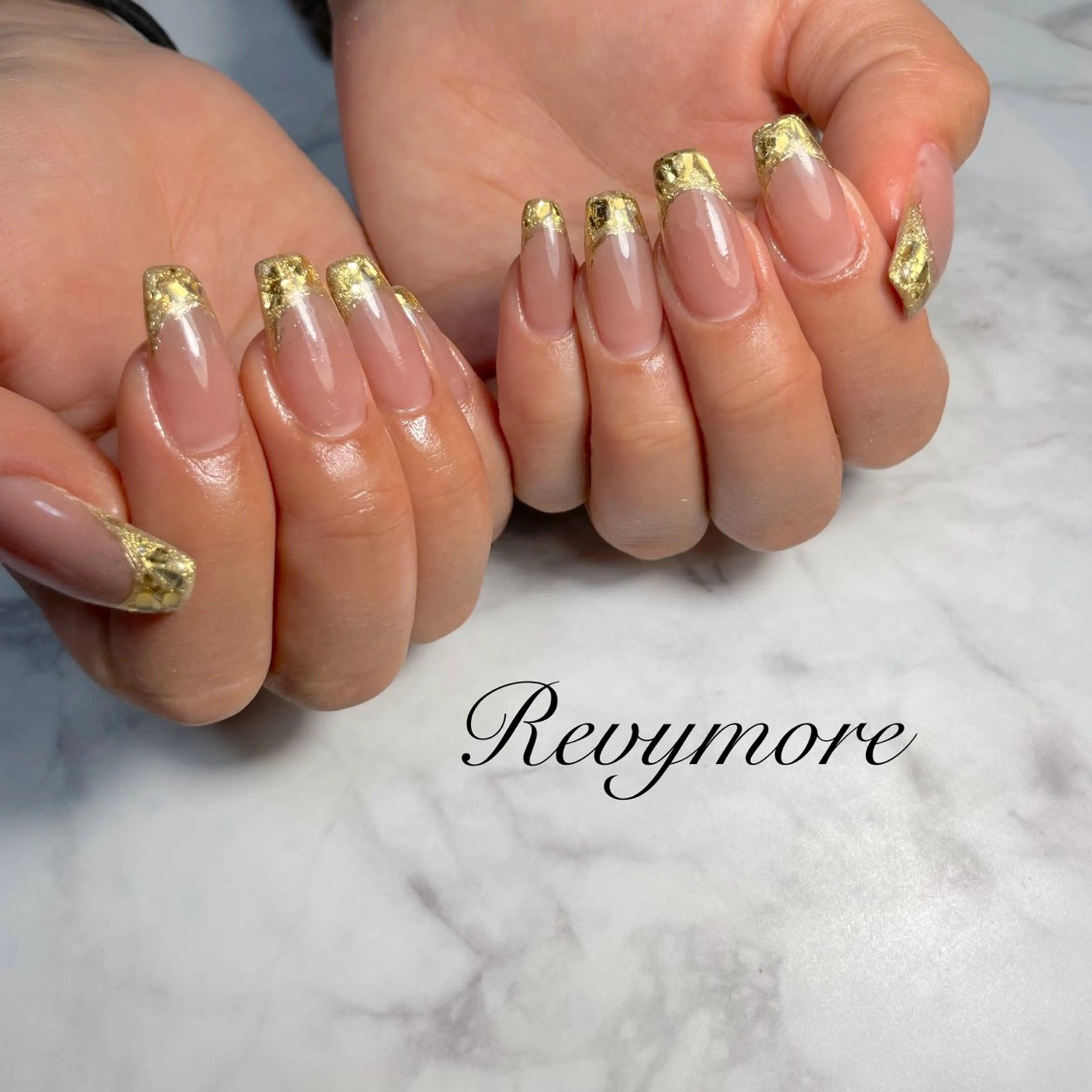 ネイル フレンチネイル ジェルネイル ガラスフレンチ キラキラネイル 韓国ネイル nail salon Revymore所属・nail salon Revymoreのネイルデザイン