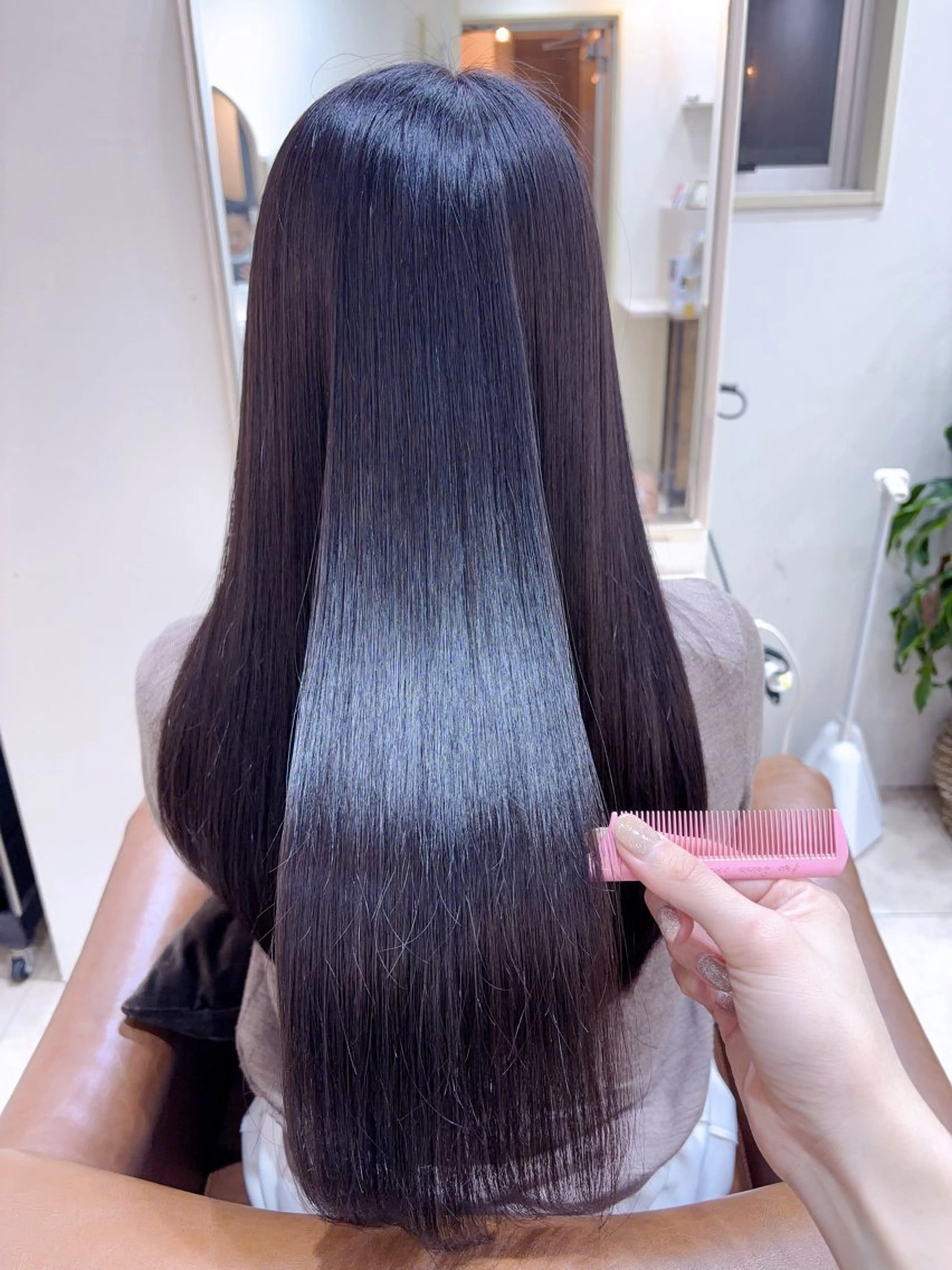 ロング カラー カット ヘアカラー 縮毛矯正 トリートメント 村山 茉衣のヘアスタイル