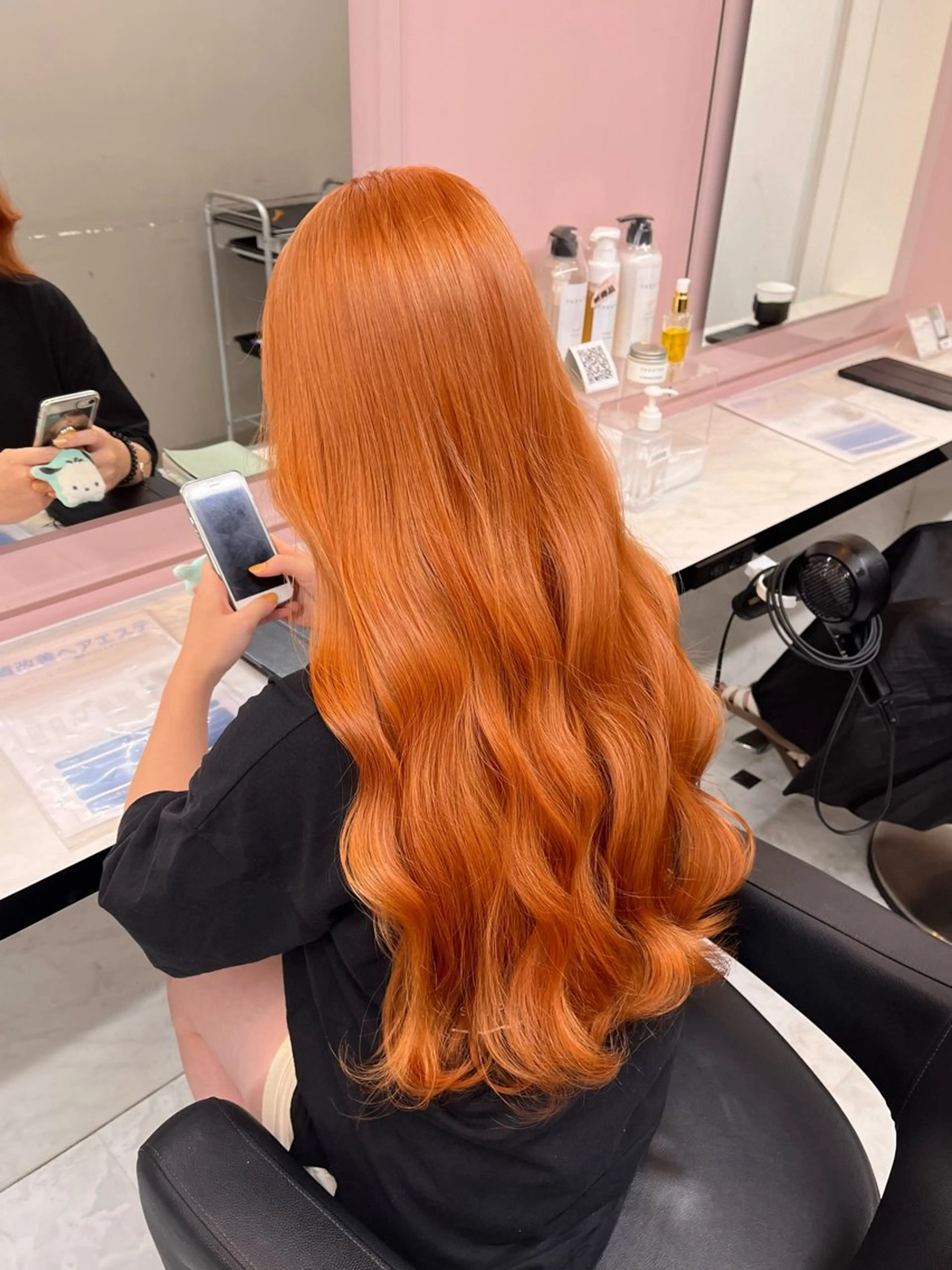 セミロング カラー ヘアアレンジ 🍒透明感カラー🌨 🥕ハイトーンカラーのヘアスタイル