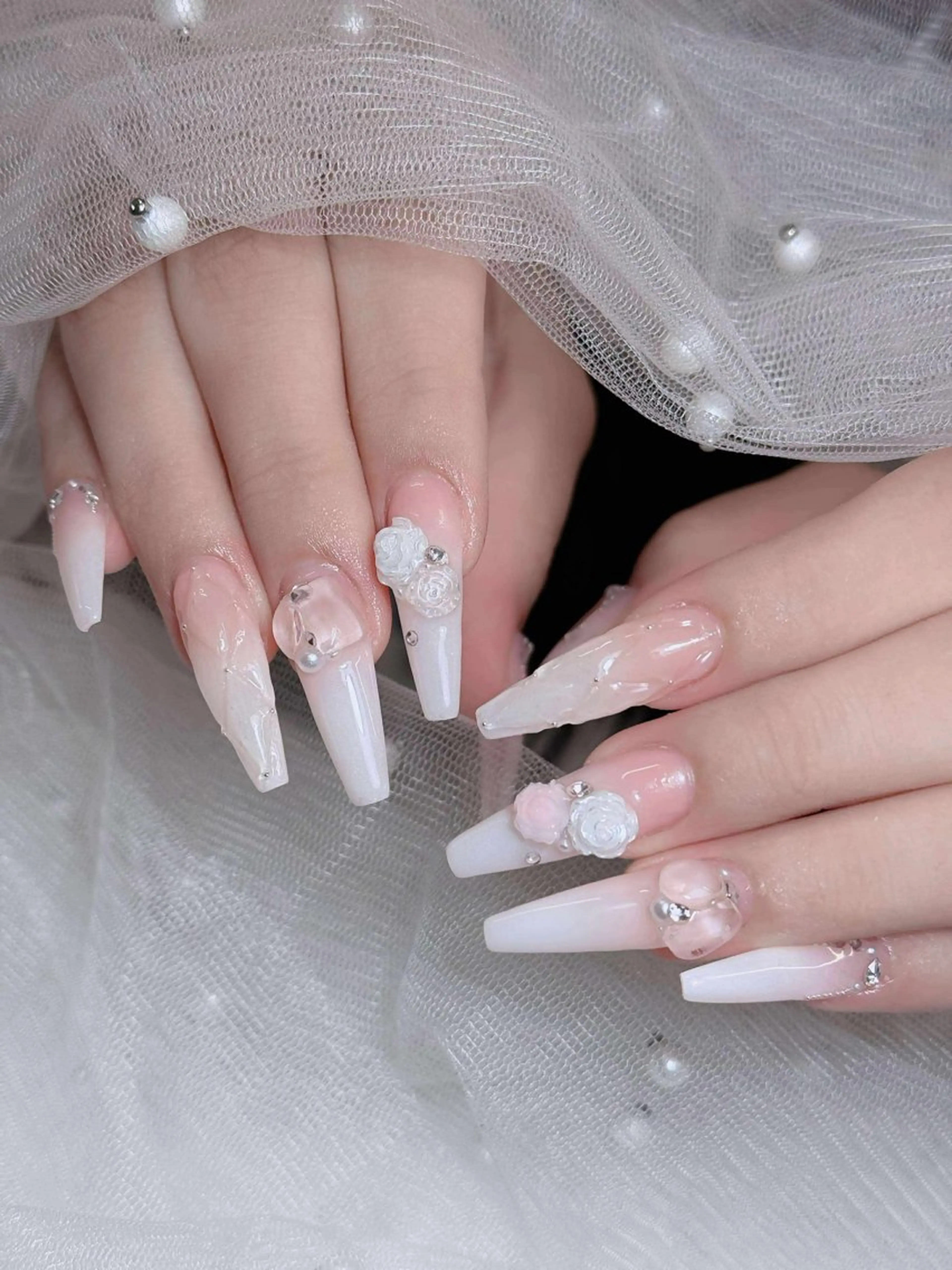 ネイル オーロラネイル チークネイル フットネイル フレンチネイル 韓国ネイル ハンドネイル Lumi Nailのネイルデザイン