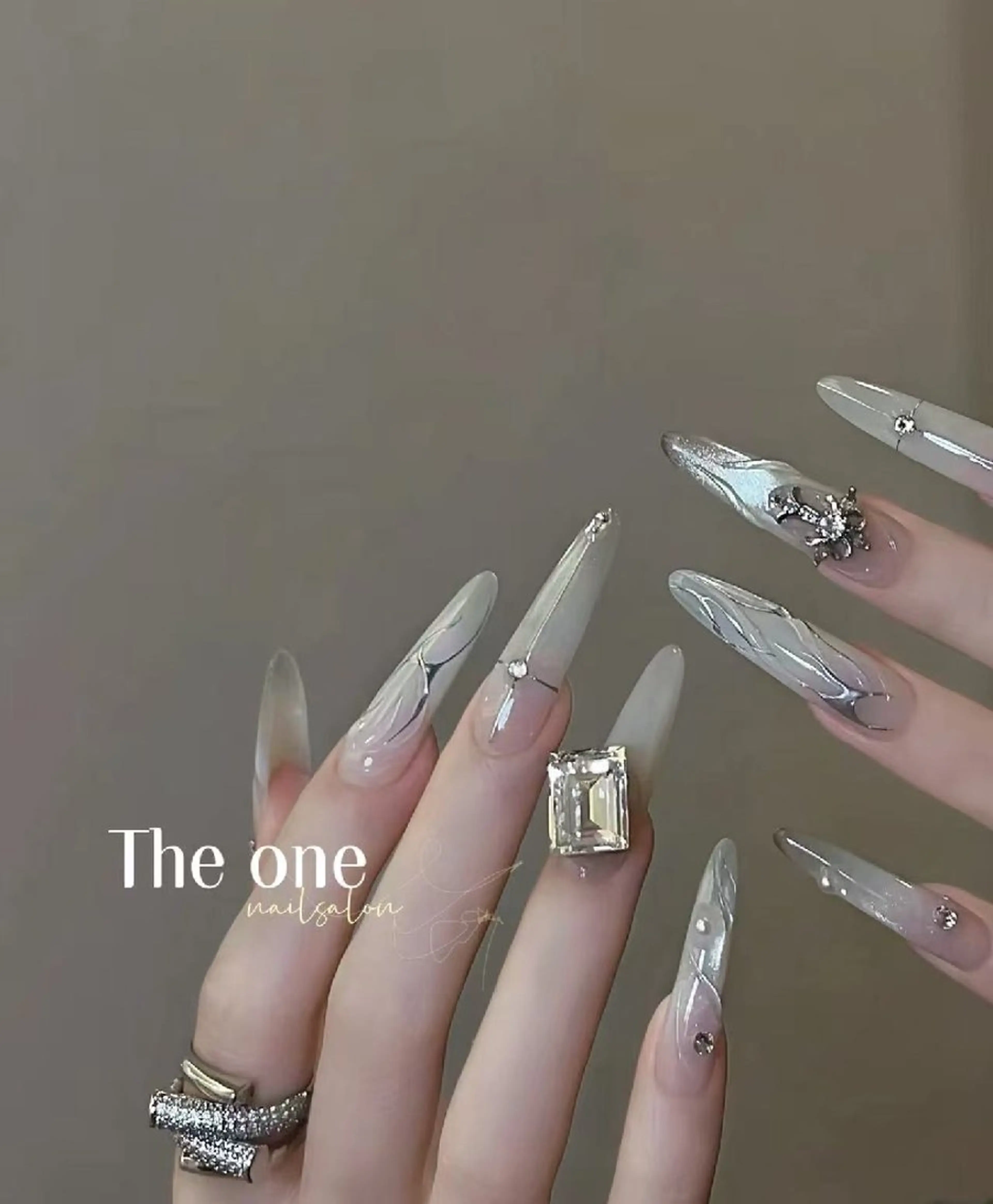 ネイル Theone栄店 伊藤のネイルデザイン