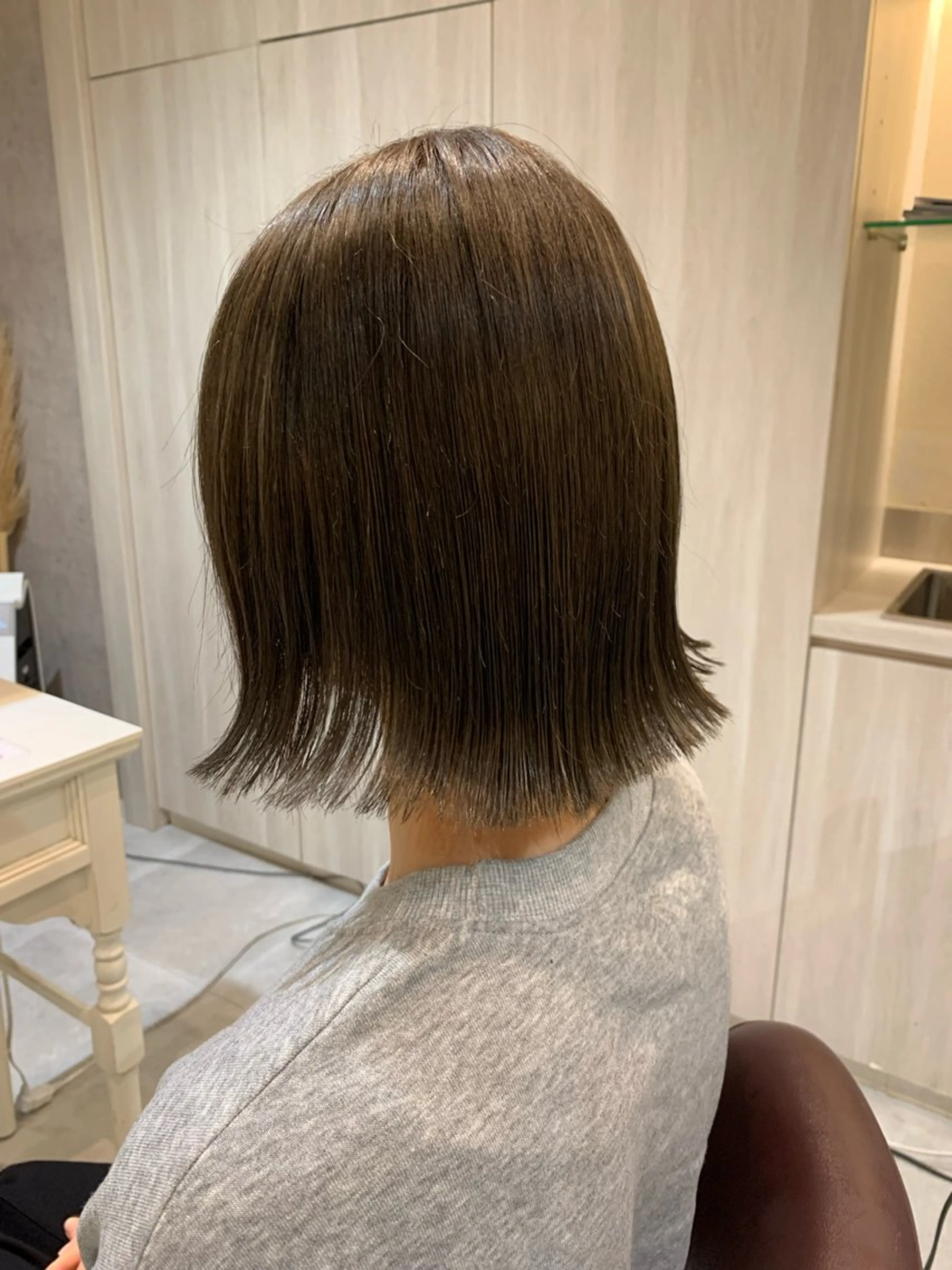 ミディアム カラー 切りっぱなしボブ ボブ カット ヘアカラー トリートメント mulum hair dressing salon所属・yuuki🌷名古屋 栄　ベージュ/カラーのヘアスタイル