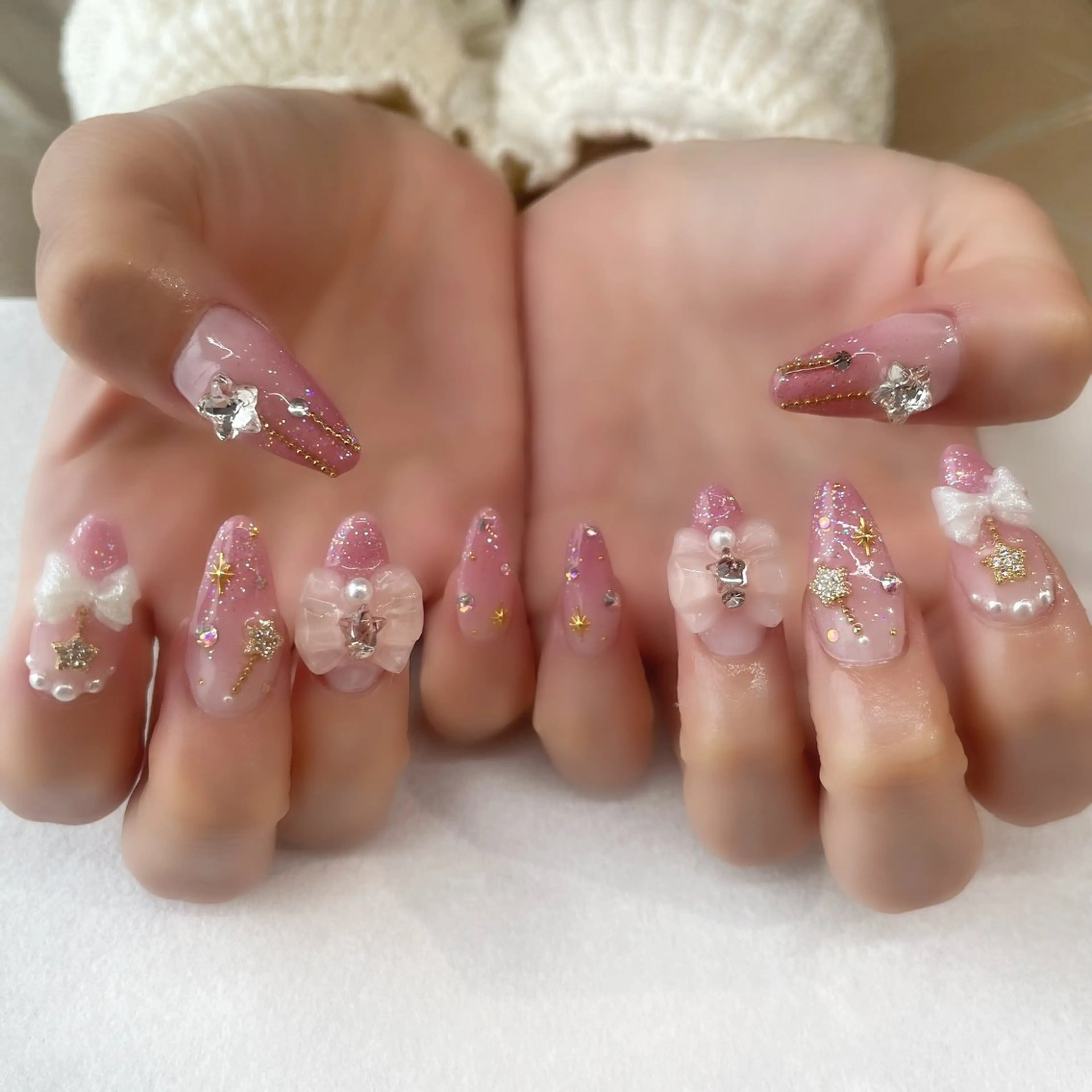 ネイル ハンドネイル 🌈🐰 saki. m 🐰🌈のネイルデザイン