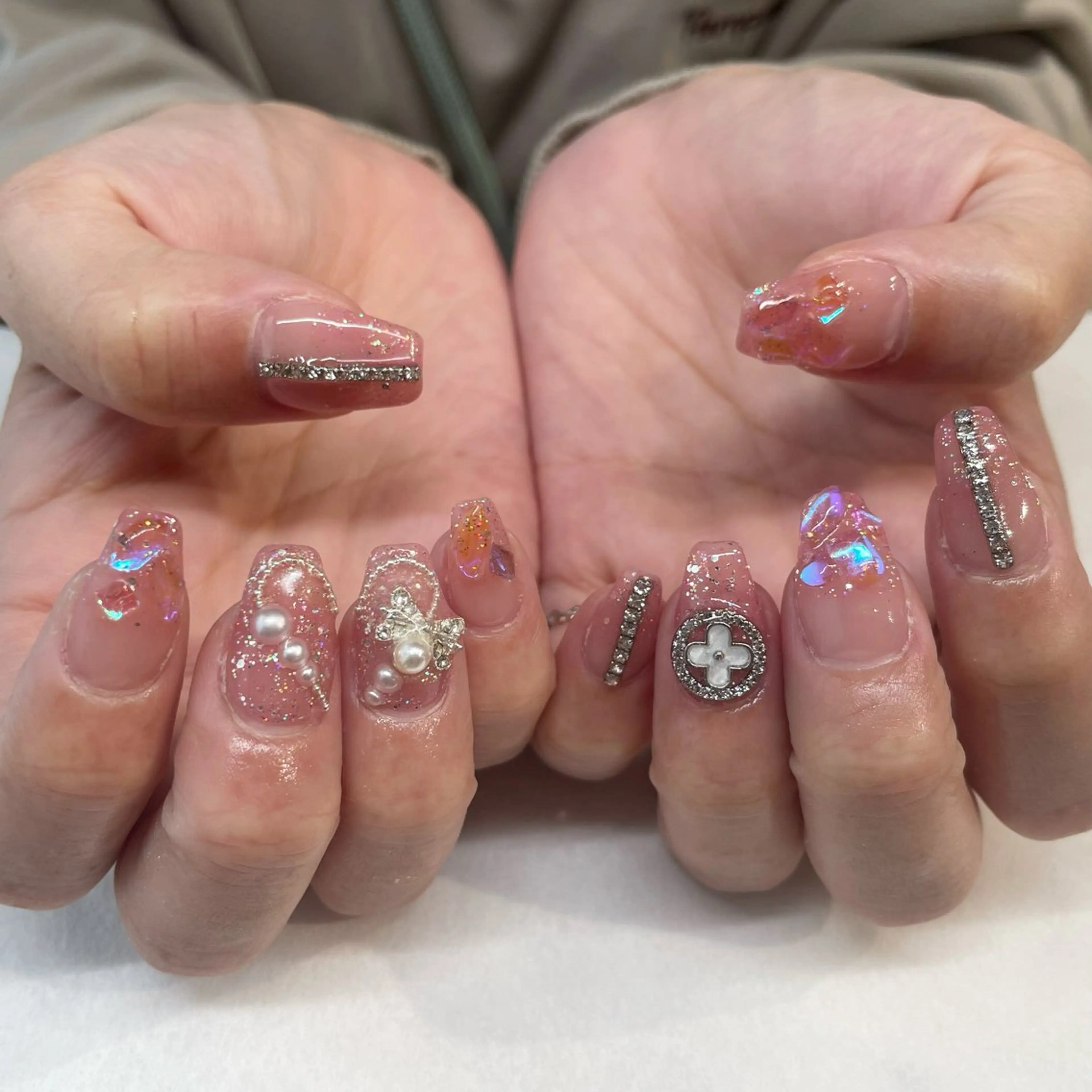 ネイル ハンドネイル 💎🐰 saki. m 🐰💎のネイルデザイン