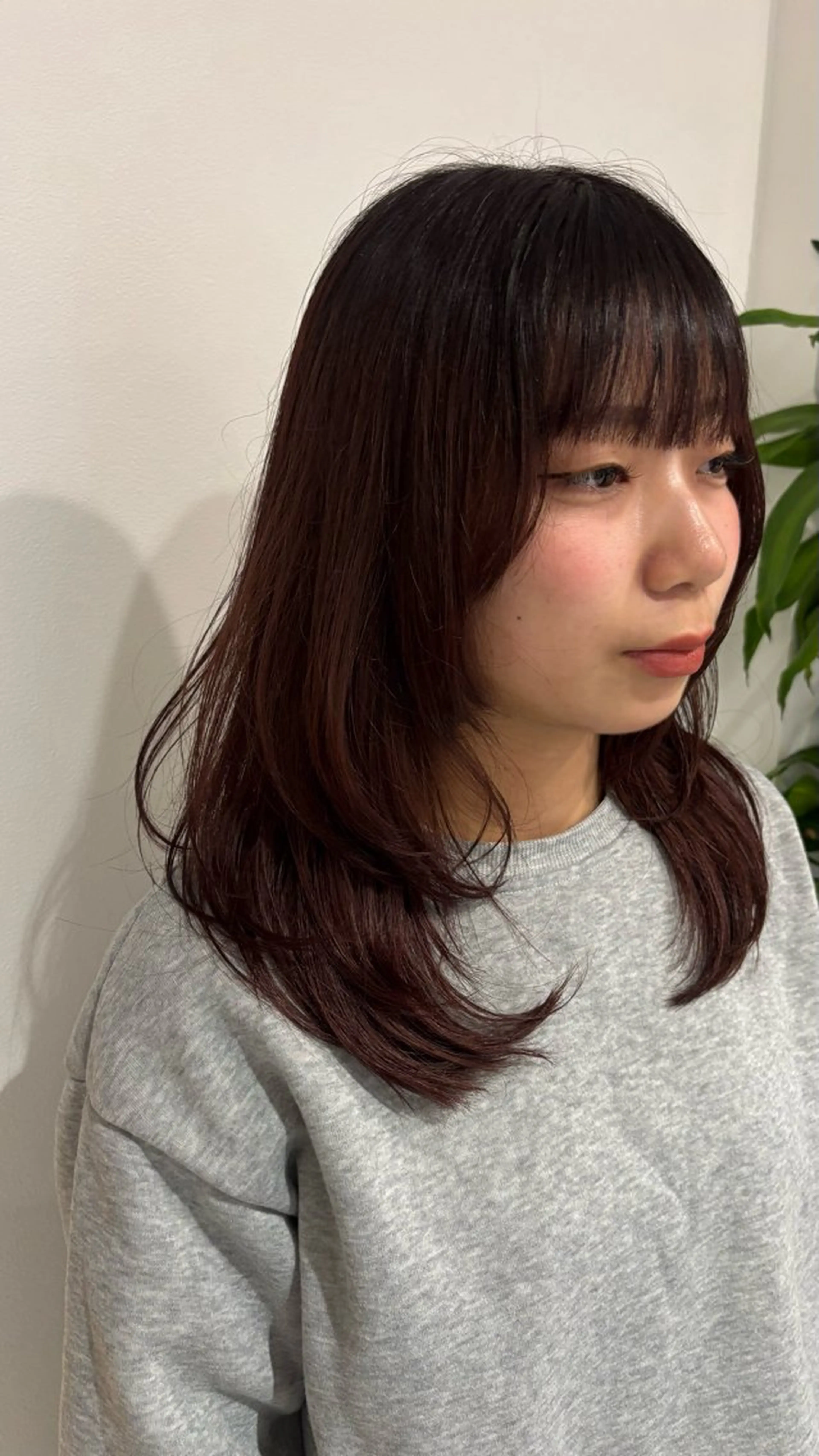 ミディアム カラー ベージュカラー ブリーチ ブラウンカラー ケアブリーチ カシス カット ヘアカラー トリートメント 艶感×抜け感hair /ReLit 正源のヘアスタイル