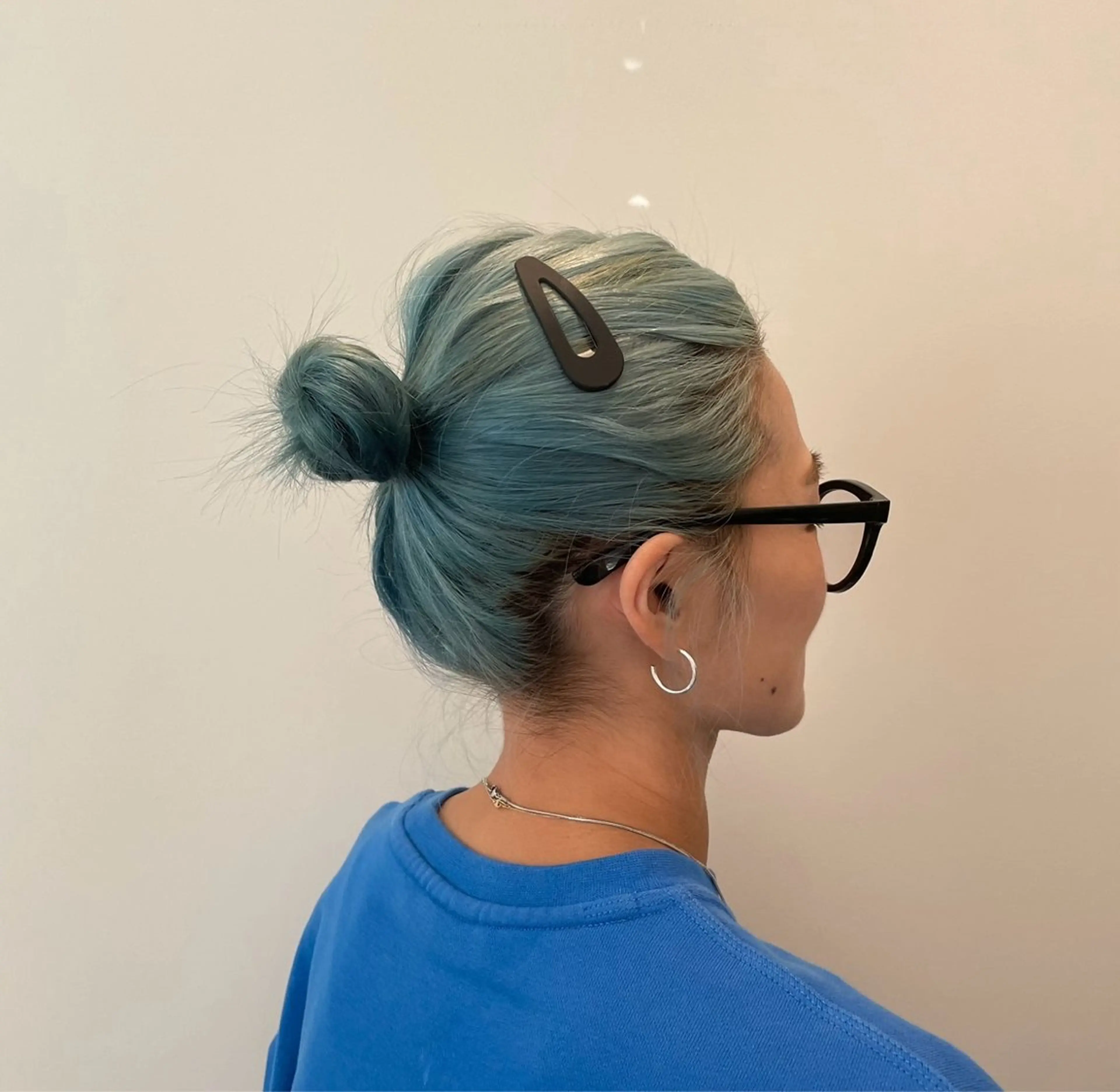 ミディアム カラー ブルーカラー ヘアカラー トリートメント ブリーチ👩‍🦳/ ‪✂︎MANAMIのヘアスタイル