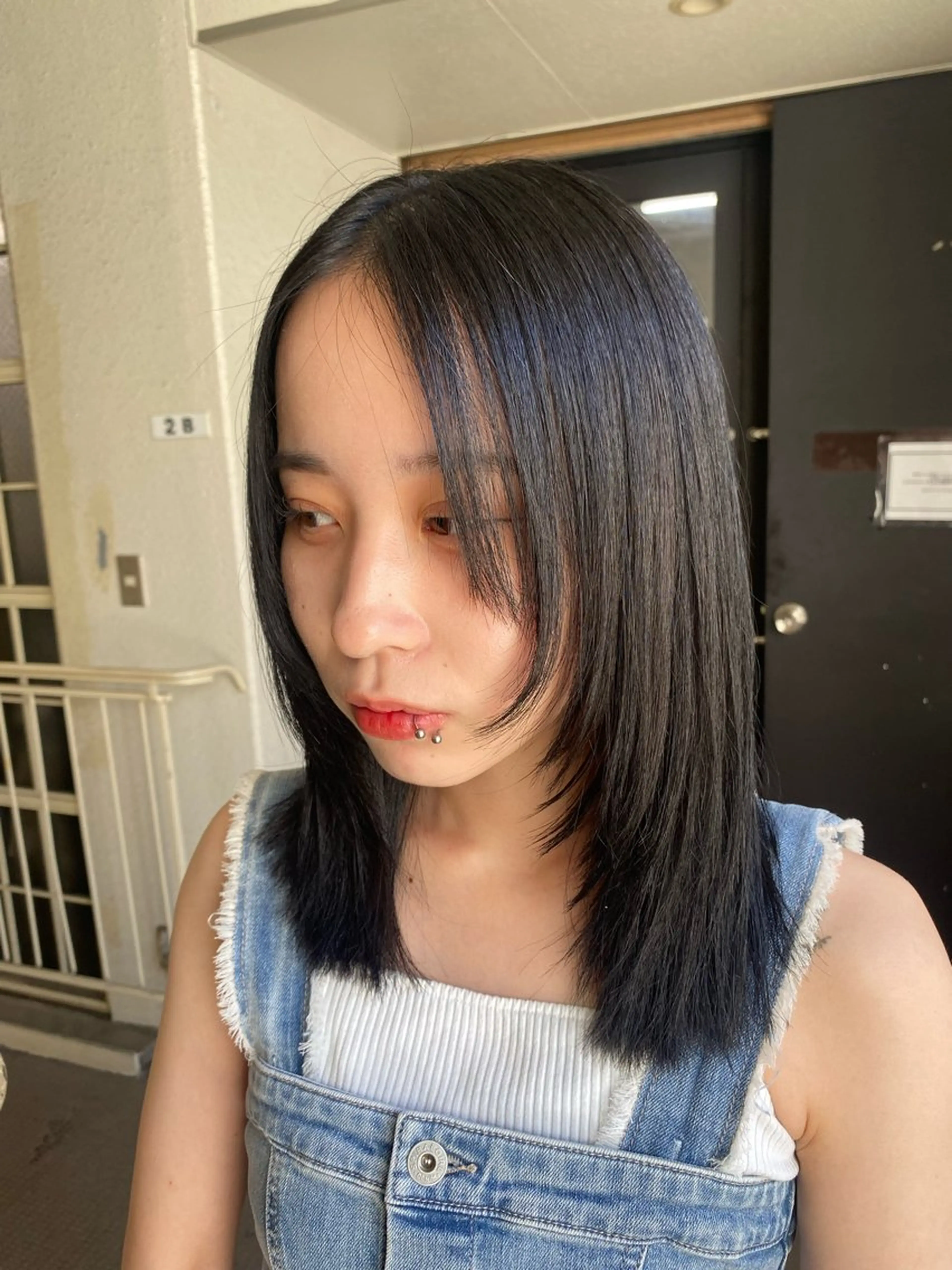 セミロング カラー ヘアアレンジ 黒髪 ブルーカラー ブルーブラック 韓国風ヘア レイヤーカット カット ヘアカラー トリートメント 🌟🍒ハイトーン 韓国ヘア/ユウミのヘアスタイル