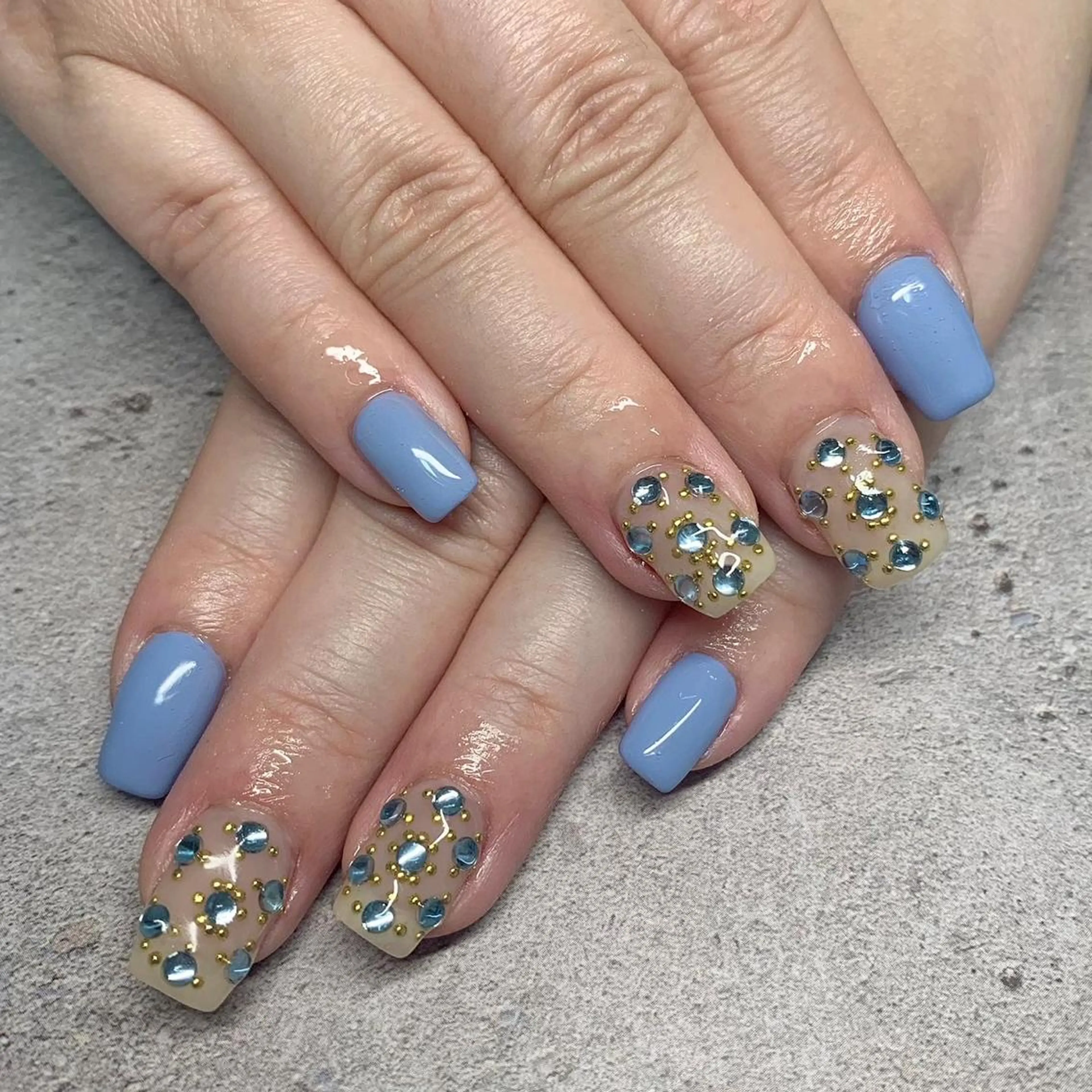 ショート カラー ネイル ストーンネイル -yuu-所属・Lino ﾟのネイルデザイン