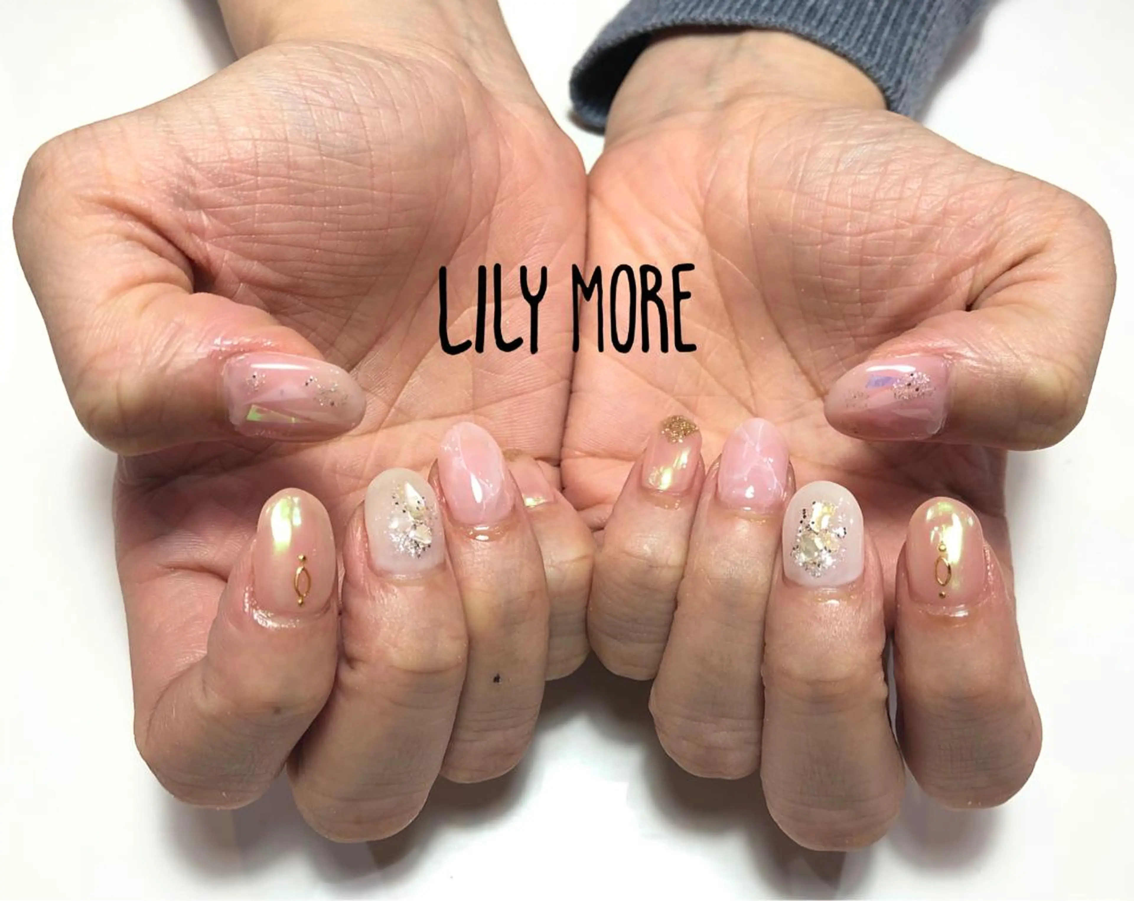 ネイル オーロラネイル Lily closetのネイルデザイン