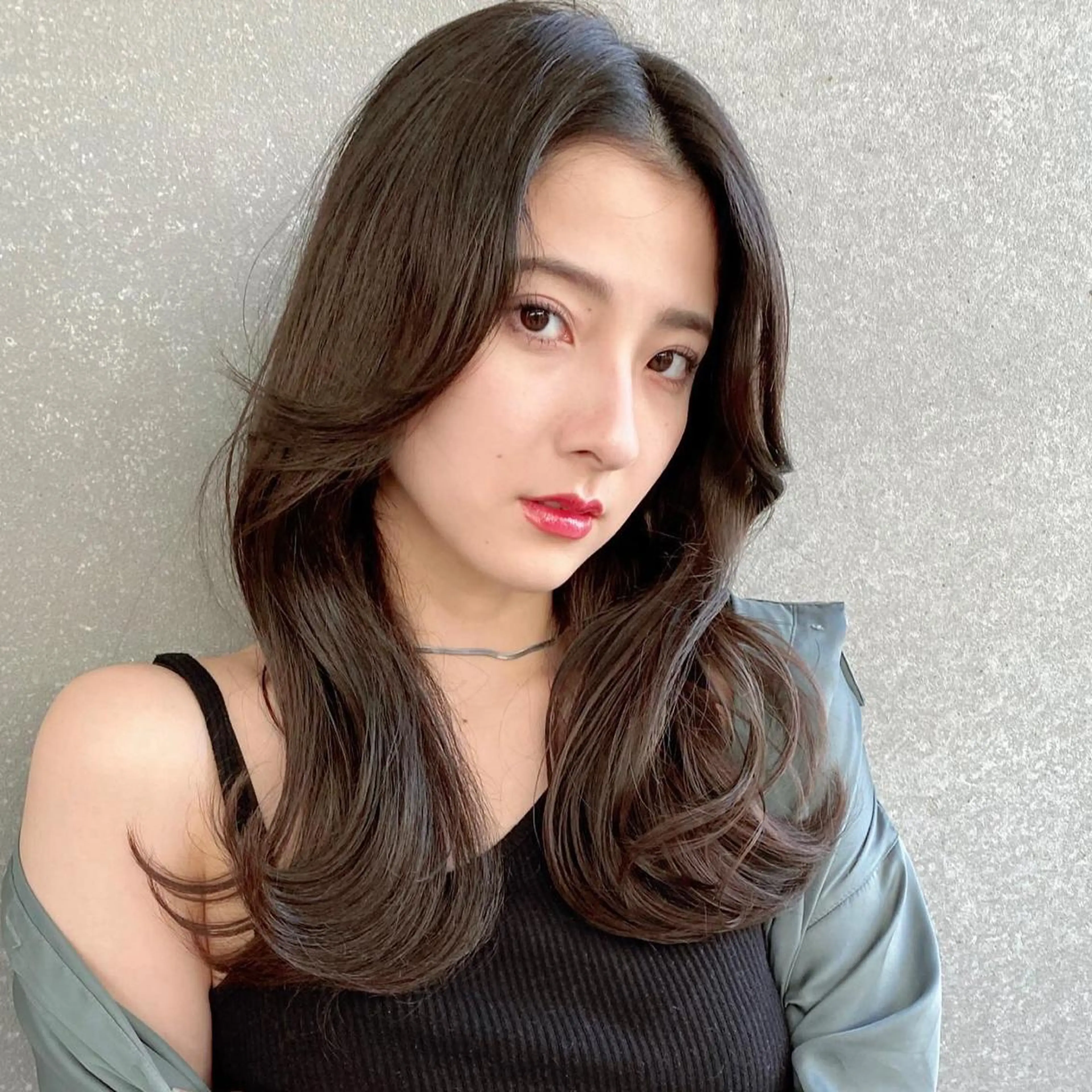 セミロング カット ヘアカラー トリートメント 山本翔一郎 韓国顔周りレイヤーのヘアスタイル