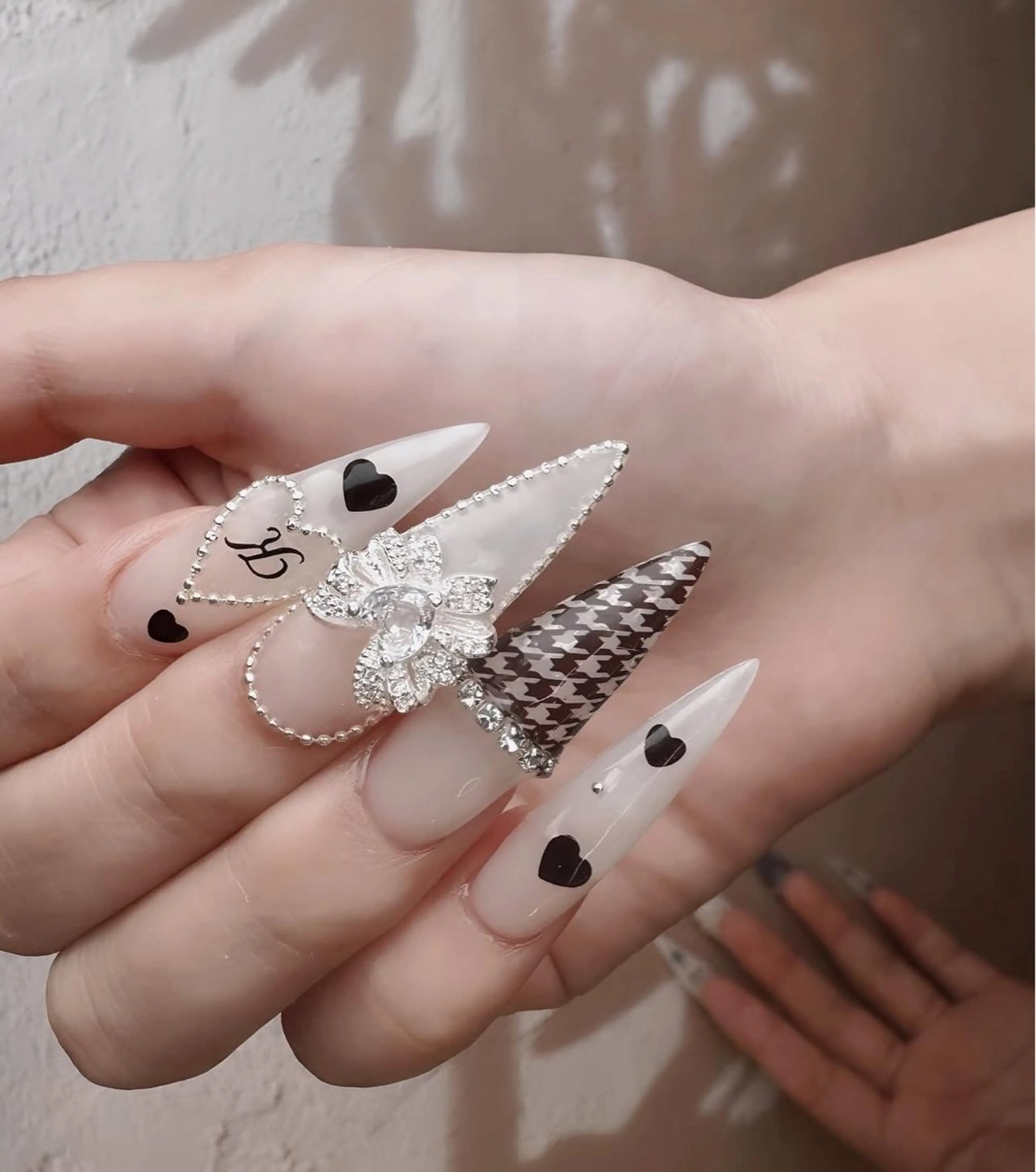 ネイル ジェルネイル グラデーション ミラーネイル ニュアンスネイル ネイルチップ ハンドネイル Kitty Nailのネイルデザイン