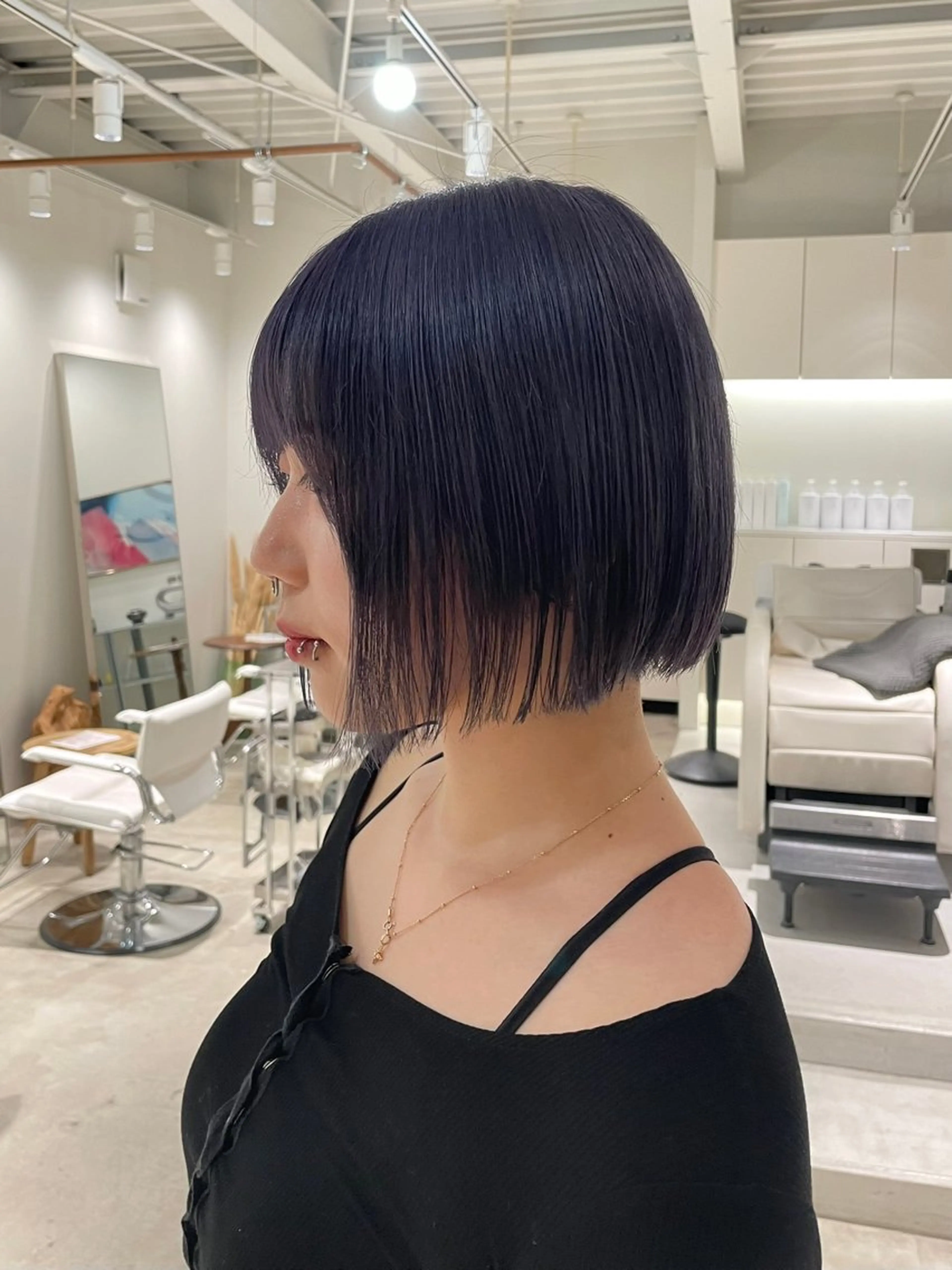 ミディアム パープルカラー ヘアカラー 安西 香利奈のヘアスタイル