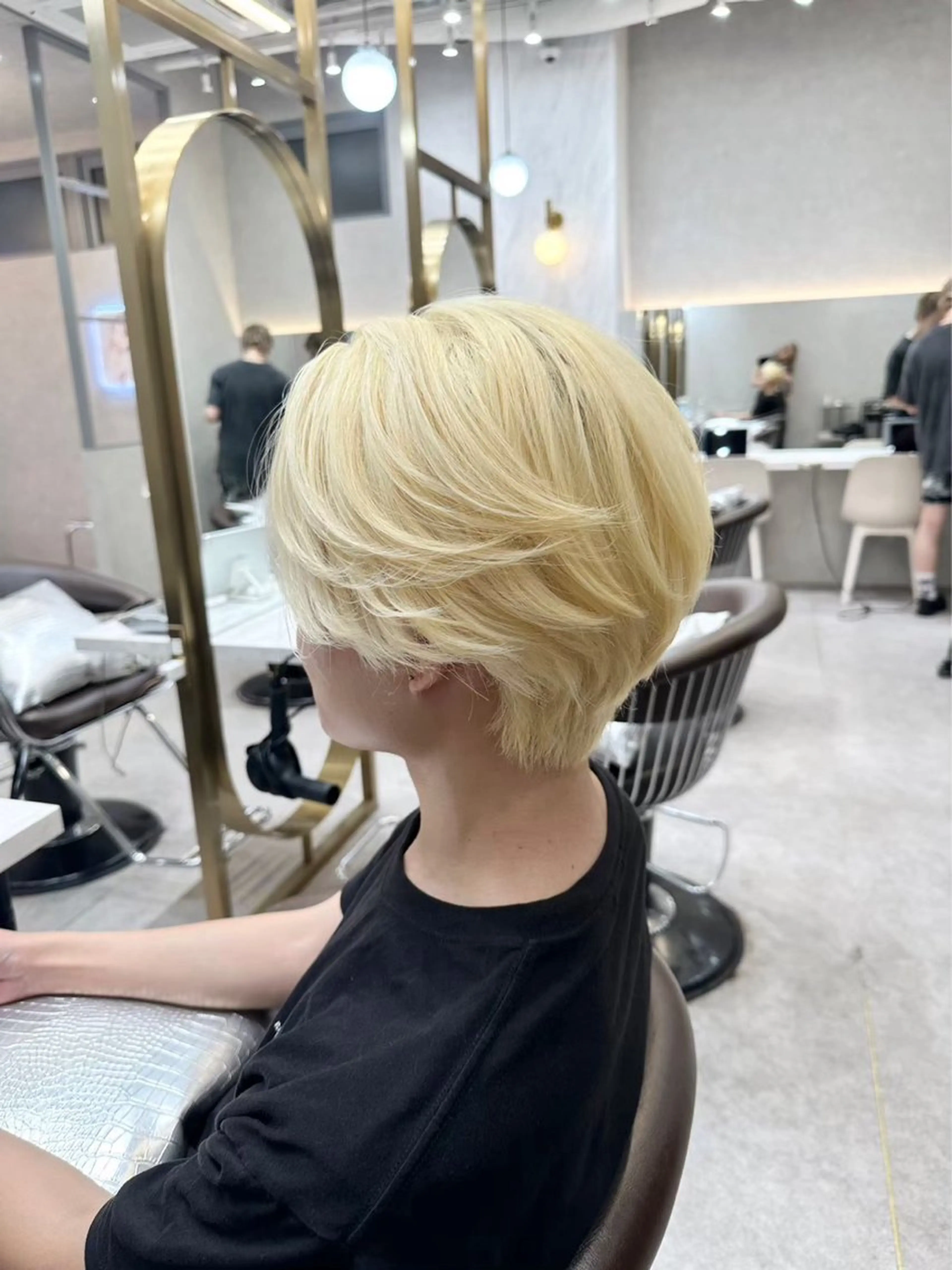 メンズ karin ボブハイトーンのヘアスタイル