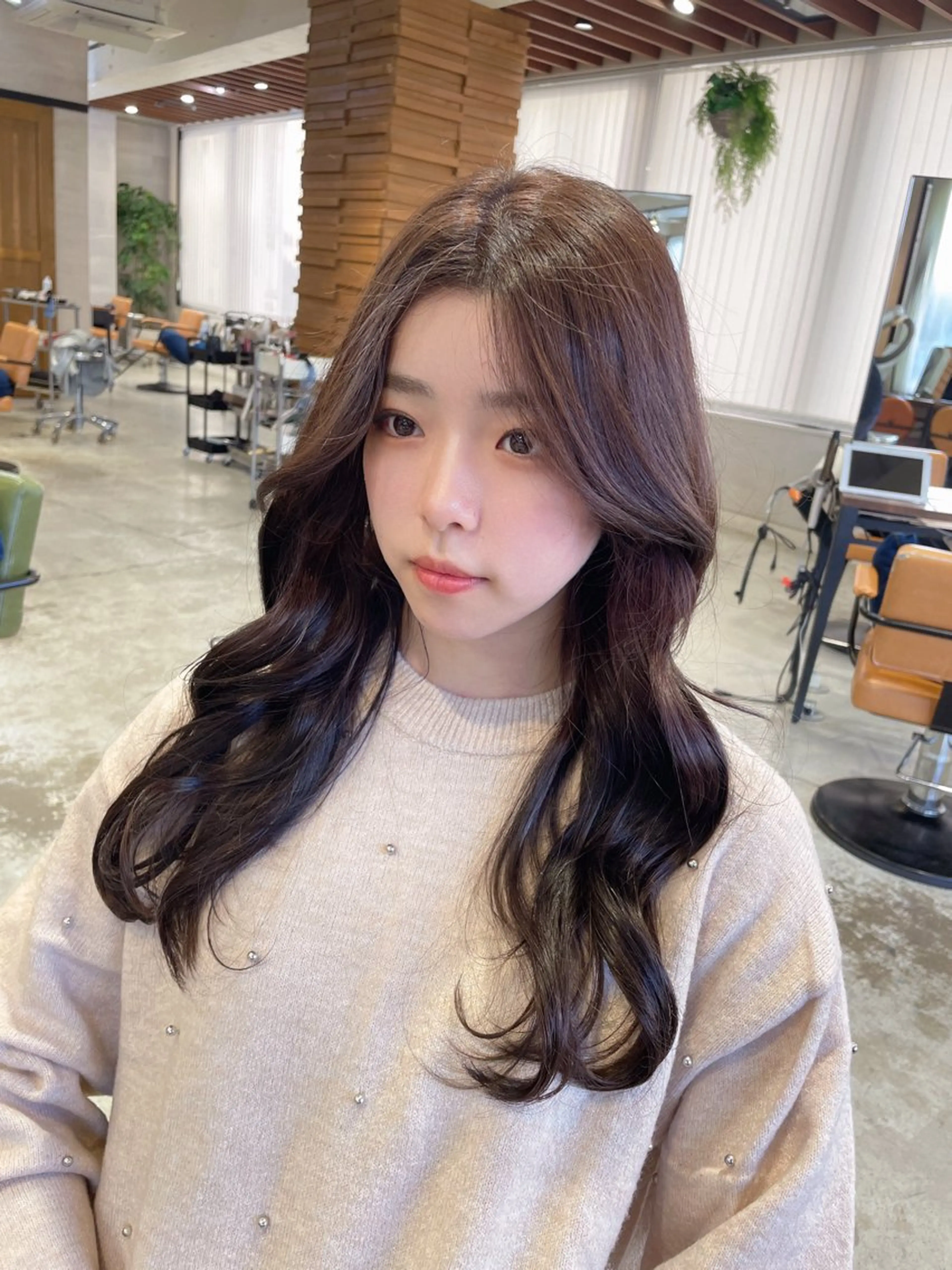 ロング 福間克徳/顔まわり /レイヤーカットのヘアスタイル