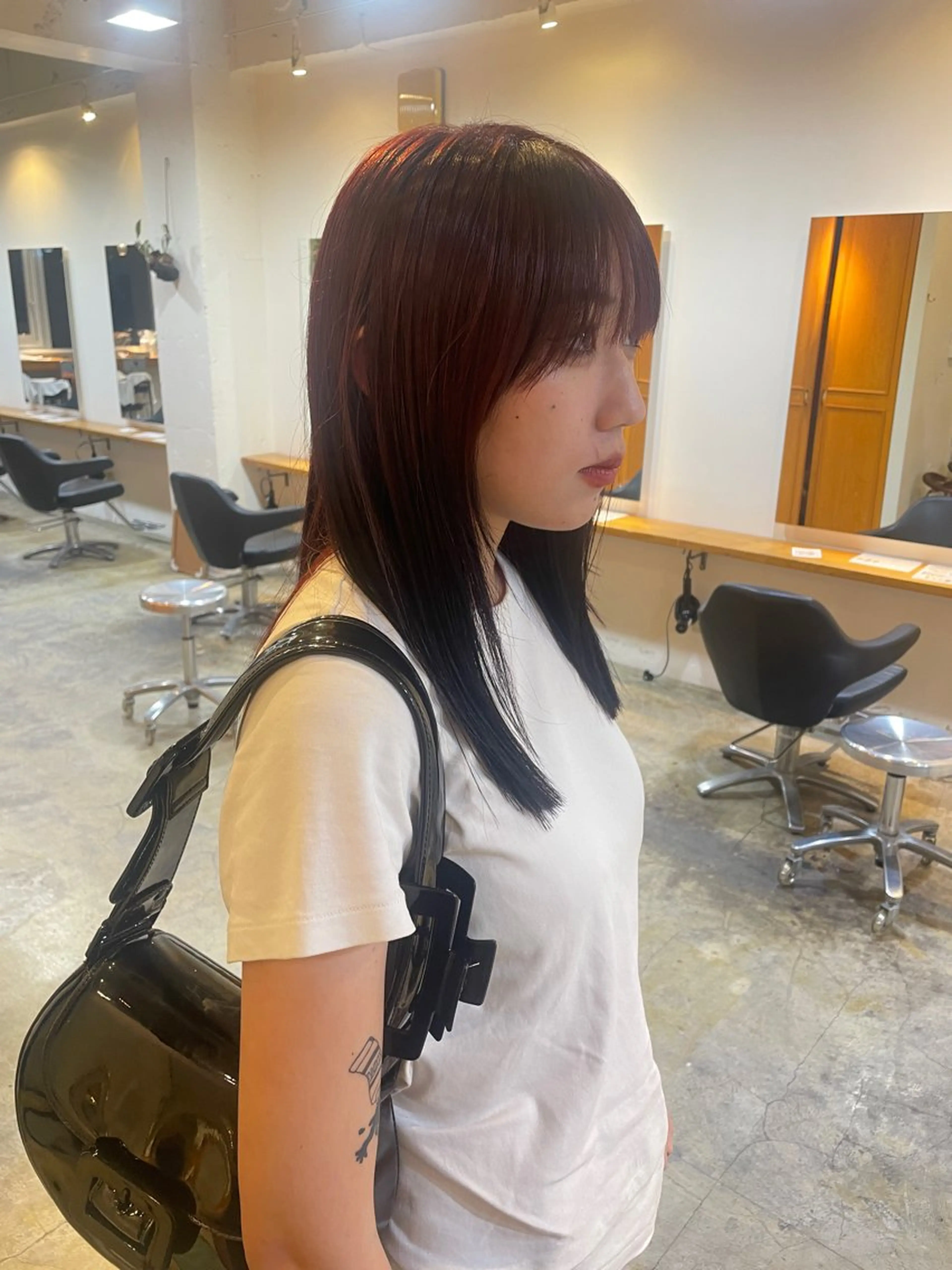 ミディアム カラー RIN／韓国ヘア レイヤーカットのヘアスタイル