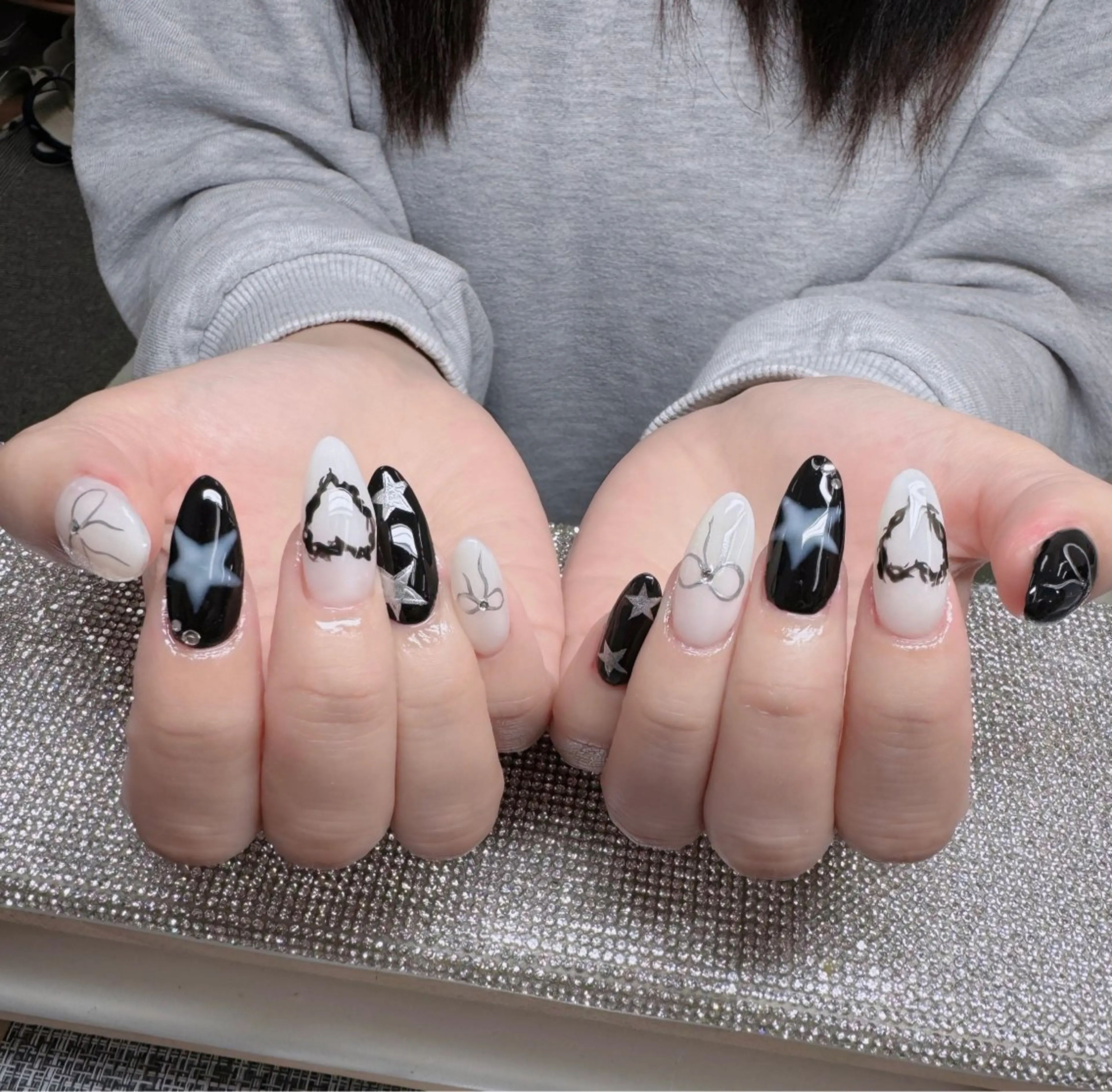 ネイル オーロラネイル フレンチネイル ジェルネイル ハロウィン キラキラネイル H.baby Nail Salon所属・H.baby Nail Salonのネイルデザイン