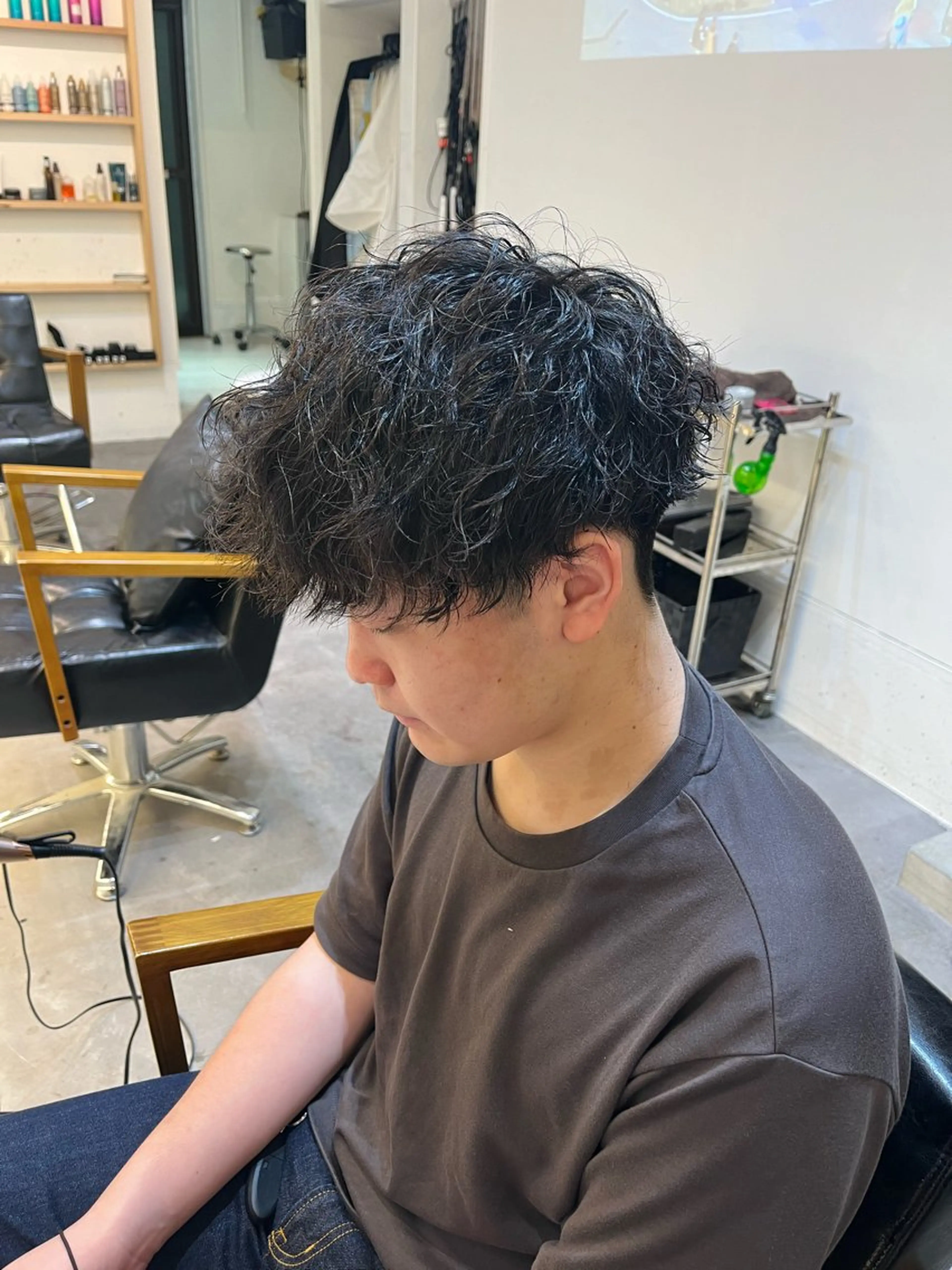 パーマ メンズ マッシュ メンズパーマ ツイストスパイラルパーマ 刈り上げ スパイラルパーマ カット パーマ GISELA サリナのヘアスタイル