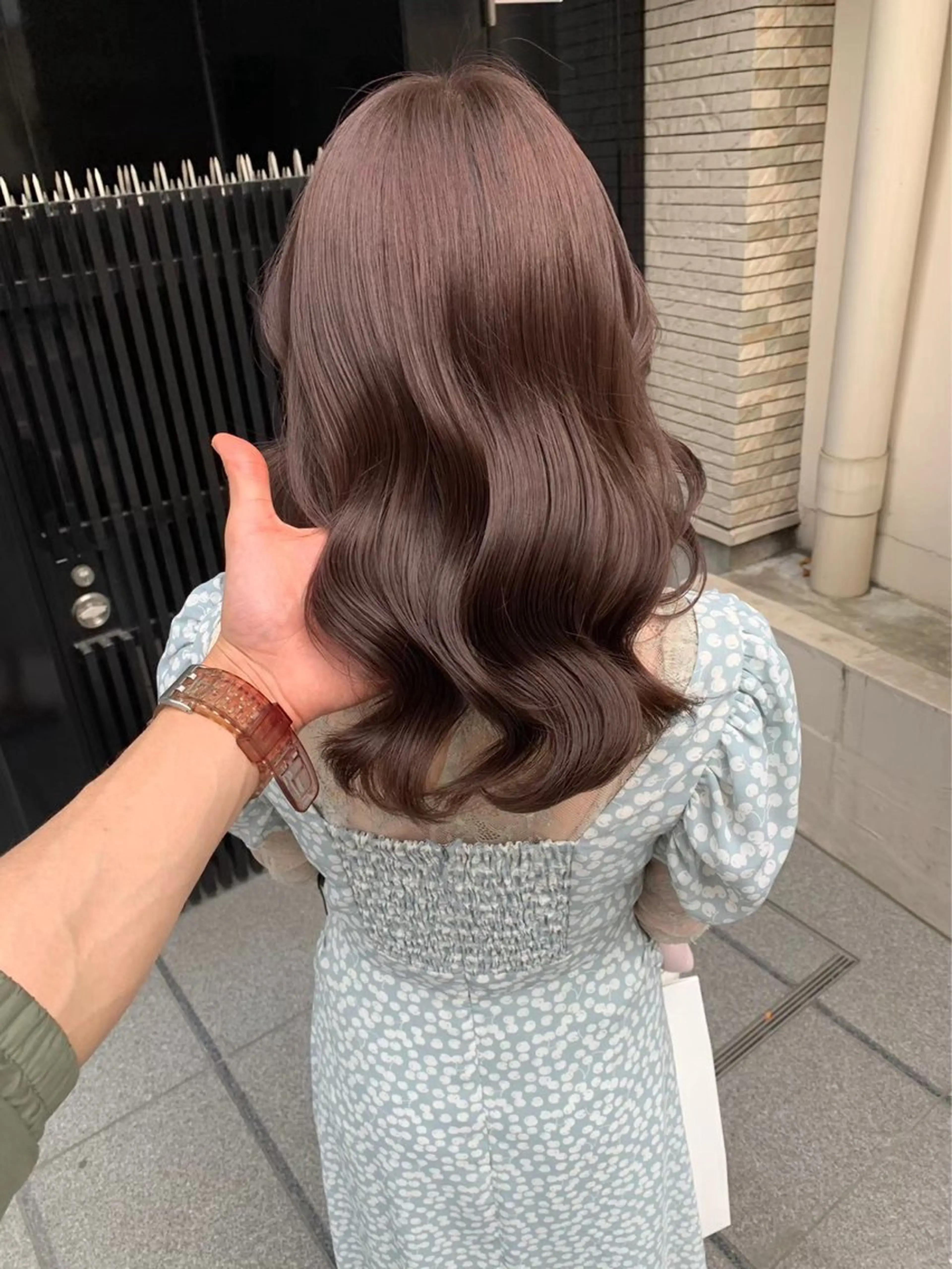 ロング カラー ベージュカラー ミルクティーベージュ CAF SHUYUのヘアスタイル