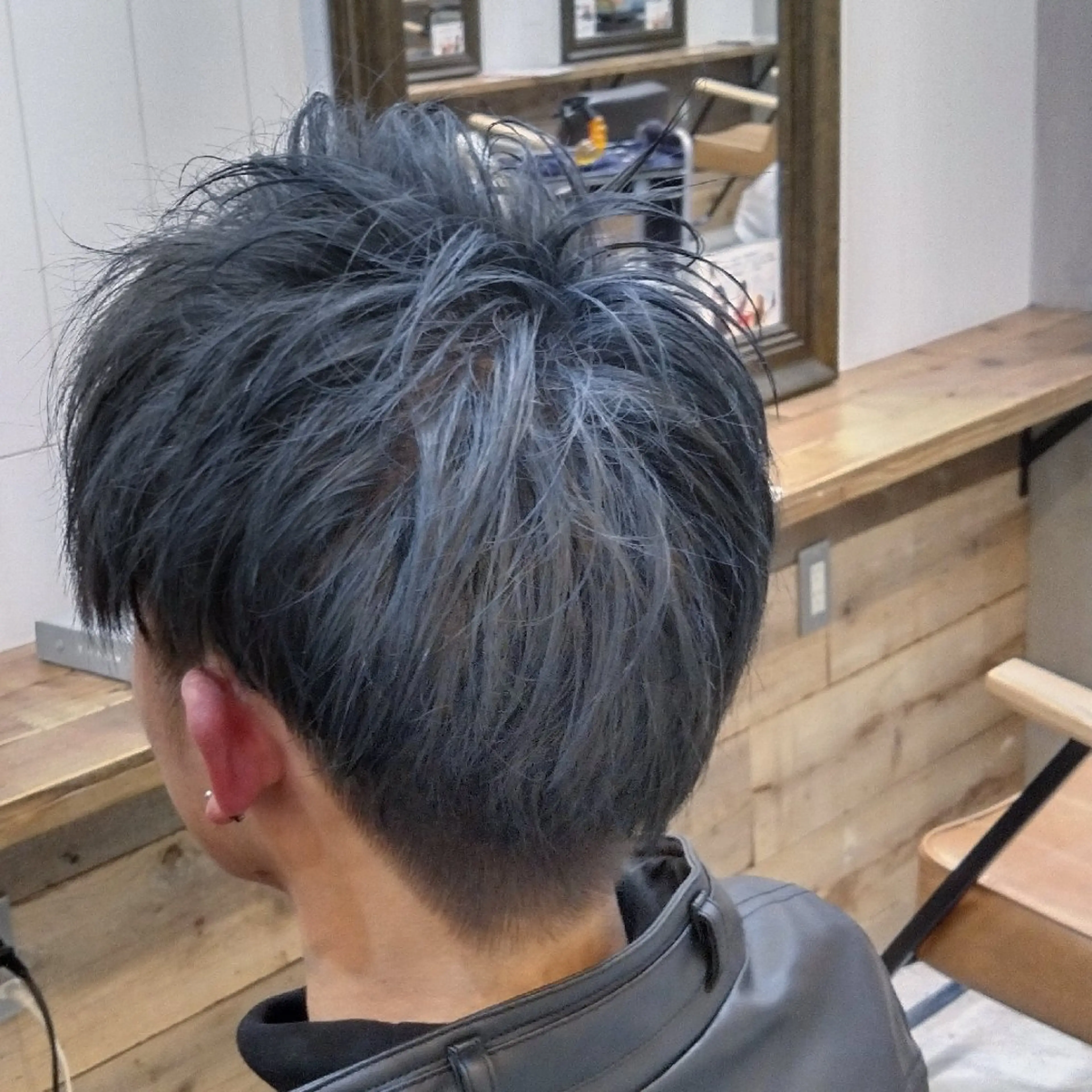 ショート メンズ メンズブリーチ カット ヘアカラー 横川/髪質改善/ メンズパーマ特化吉良のヘアスタイル