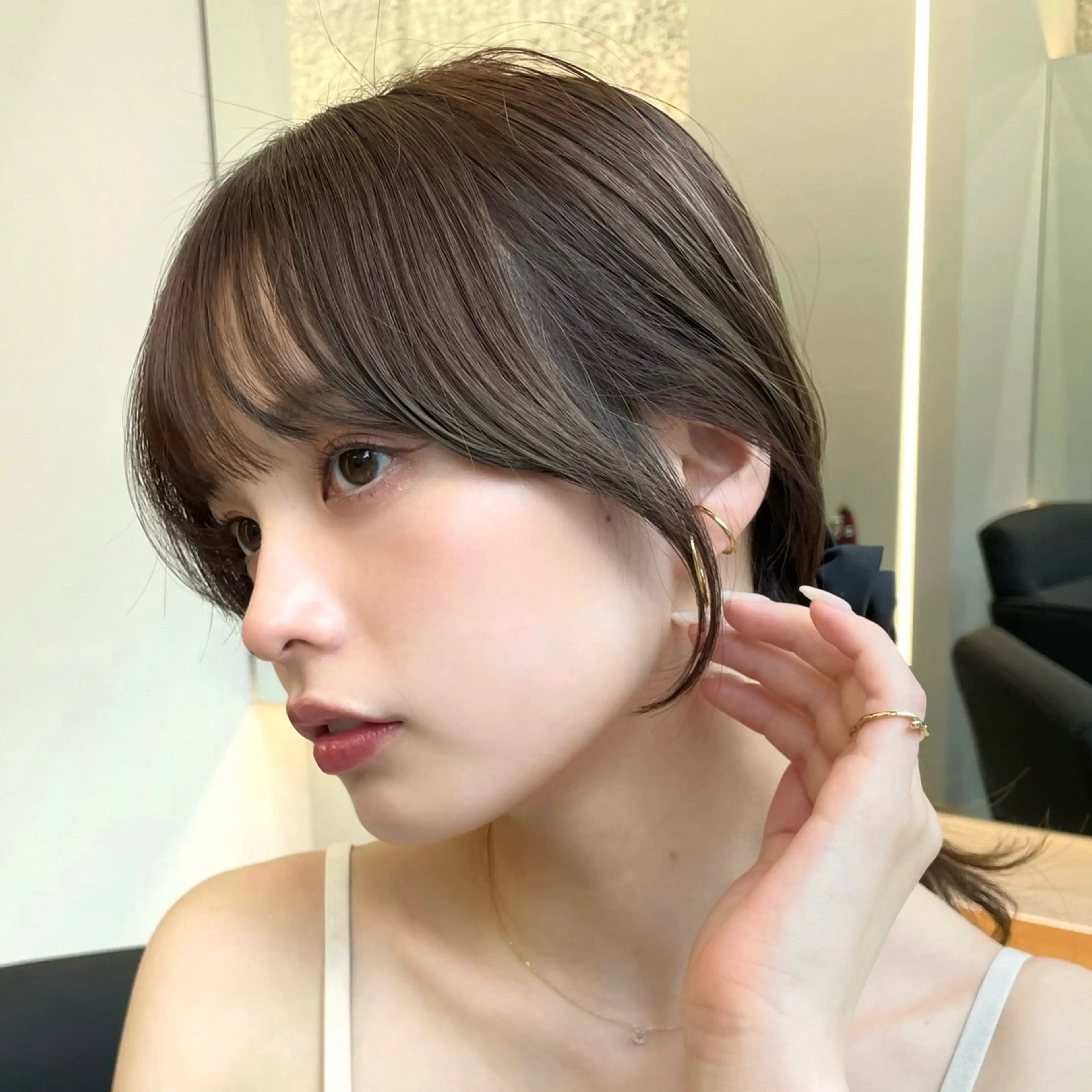 どこから見ても盛れる顔まわりカットの写真